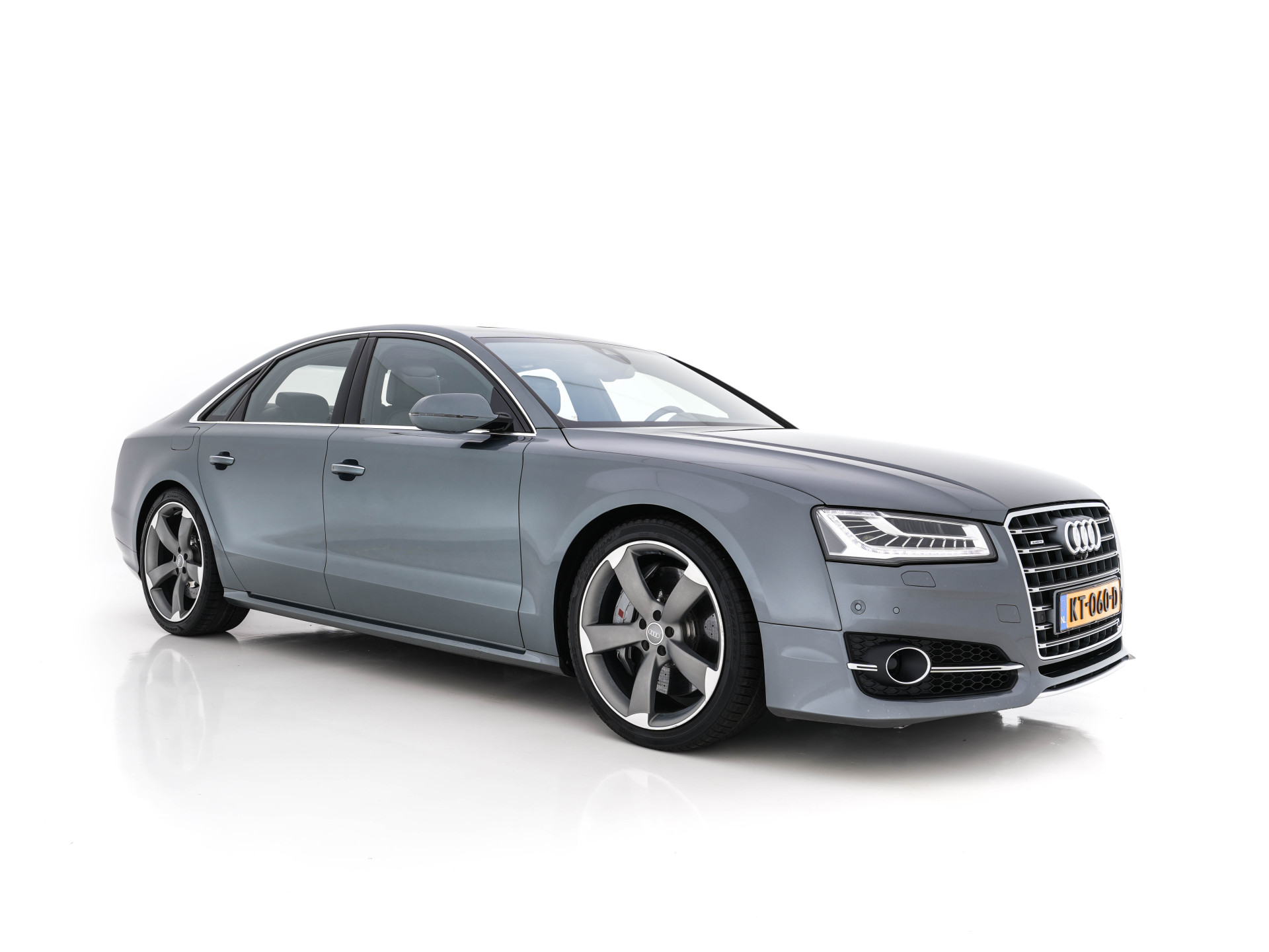 Audi S8 4.0 TFSI Quattro Pro Line+ Aut. * PANO | CERAMIC-BRAKES | BANG/OLUFSEN-SURROND | VALCONA-EXCLUSIVE-FULL-LEATHER | DAB | NIGHT-VISION | HUD | ACC | LANE-ASSIST | SURROUND-VIEW | MATRIX-LED | MEMORY-PACK | NAVI-FULLMAP |