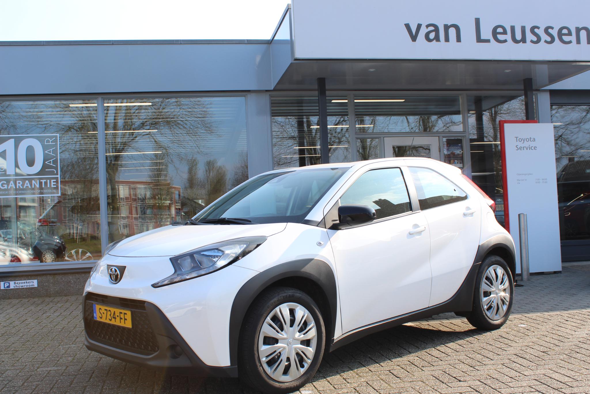 Toyota Aygo X PLAY 5-DEURS AIRCO CAMERA AD-CRUISE APPLE/ANDROID NL-AUTO