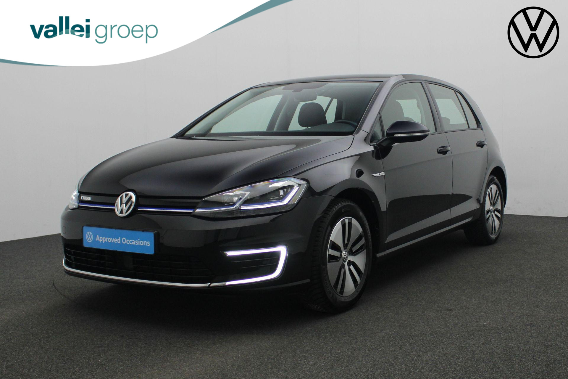 Volkswagen e-Golf 136PK | Warmtepomp | Navigatie | Parkeersensoren voor/achter | Adaptive Cruise | Climatronic