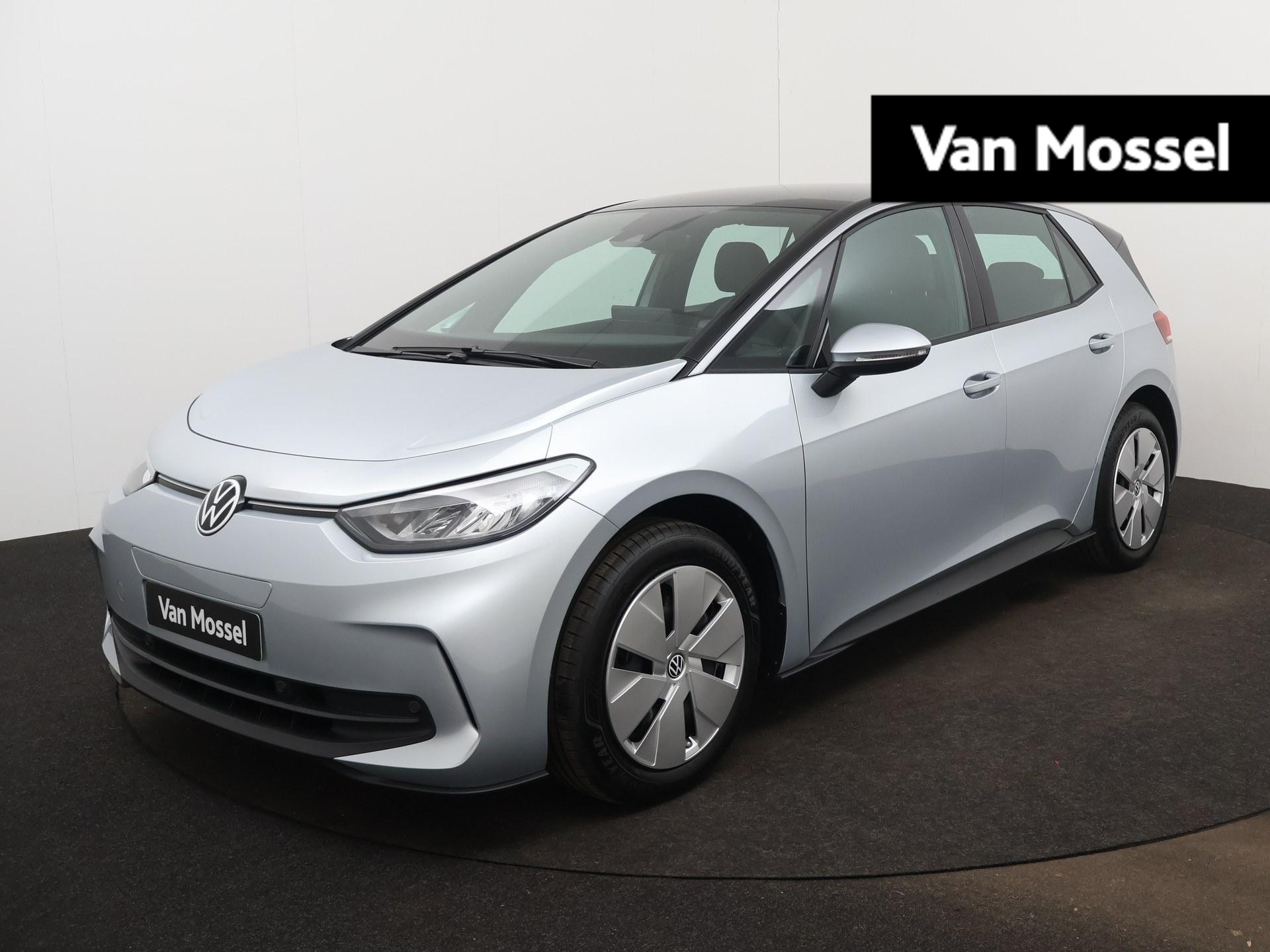Volkswagen ID.3 Pure Oranje Edition 52 kWh 170 PK | Camera | Apple Carplay draadloos | Keyless access | Climate control | Stoelverwarming | Steunhaak | Navigatie | Android Auto draadloos | Parkeersensoren | Stuurverwarming | LED koplampen |