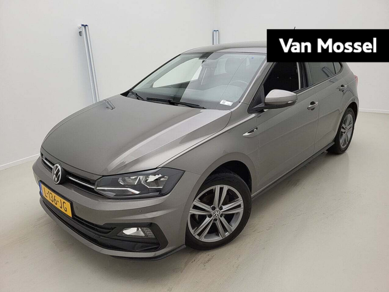 Volkswagen Polo 1.0 TSI Comfortline 95 PK | Automaat | Navigatie | Airco | Cruise Control | Parkeersensoren voor- en achter | Lichtmetalenvelgen |