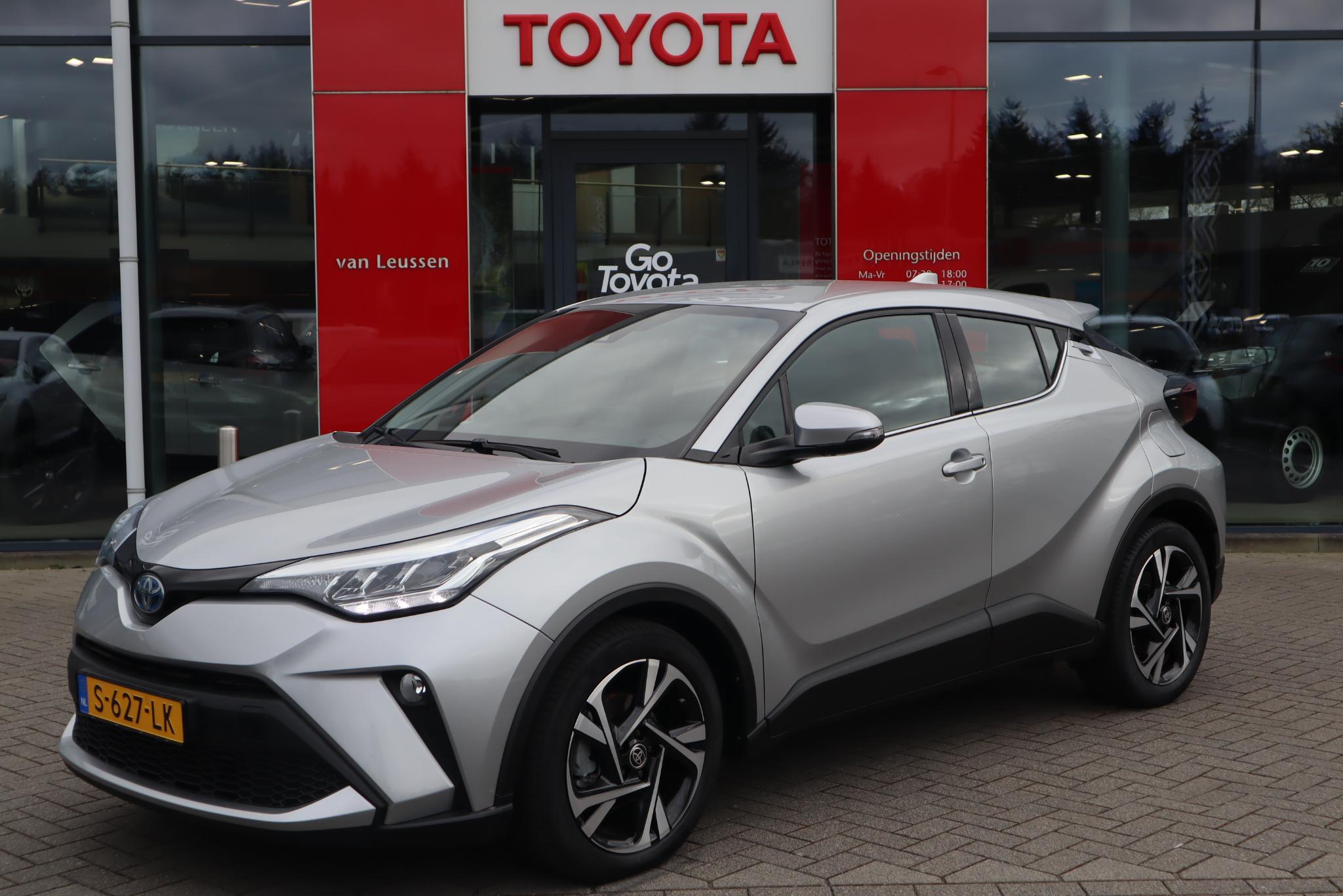 Toyota C-HR 1.8 Hybrid Dynamic NL-AUTO 1E-EIG NAVI KEYLESS 18"LMV APPLE/ANDROID AD-CRUISE BLUETOOTH PARK-SENSOREN