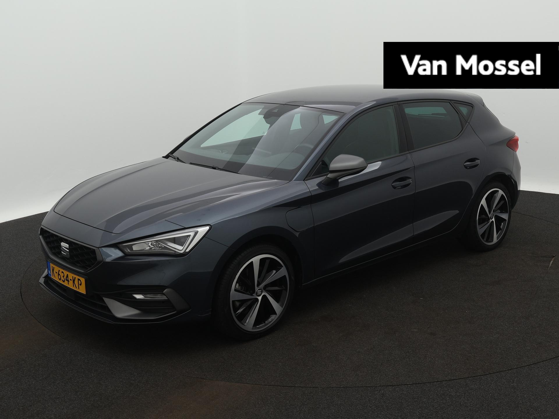 SEAT Leon 1.4 TSI eHybrid PHEV FR 204 PK | Automaat | LED Koplampen | Navigatie | Apple Carplay/Android Auto | Climate Control | Adaptive Cruise Control | Parkeersensoren | Privacy Glass | Virtual Cockpit | Lichtmetalen velgen |