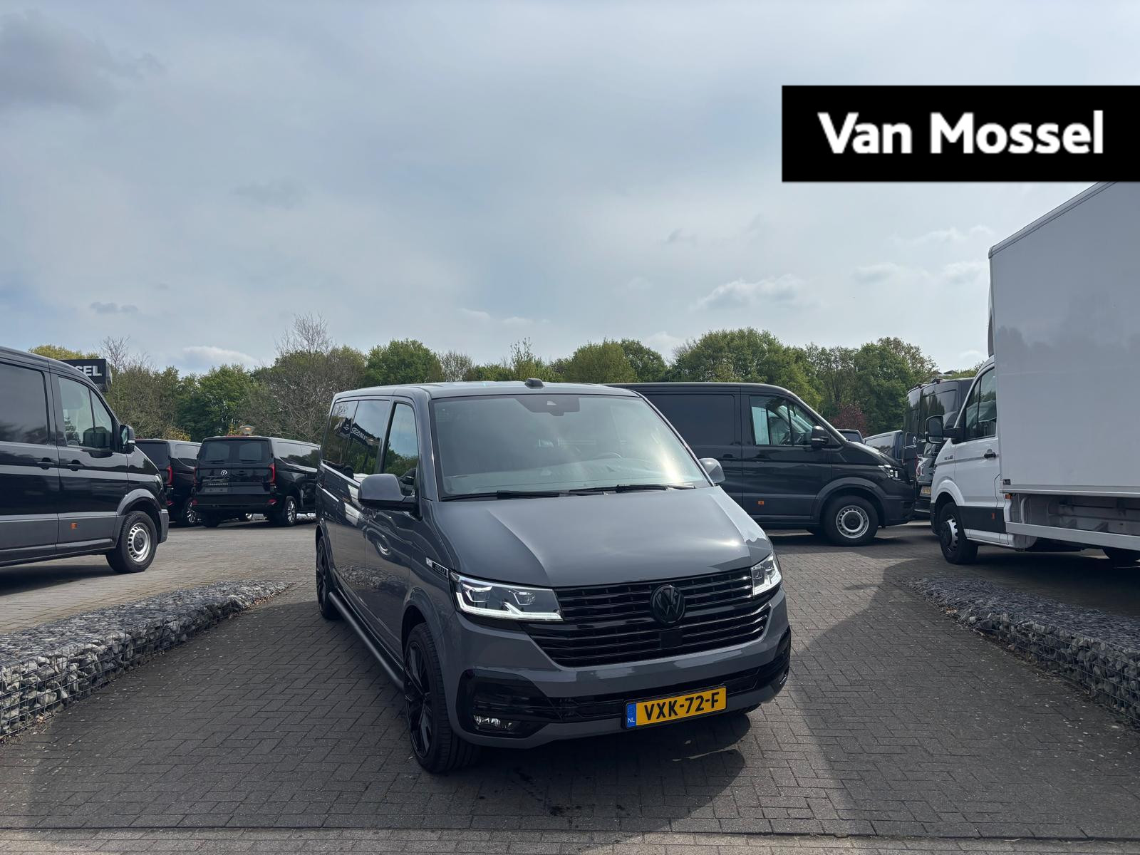 Volkswagen Transporter 2.0 TDI L2H1 DC | Automaat | Dubbele cabine | Adaptive cruise control | Trekhaak | Navigatie | Lederen bekleding | Airco | Stoelverwarming |