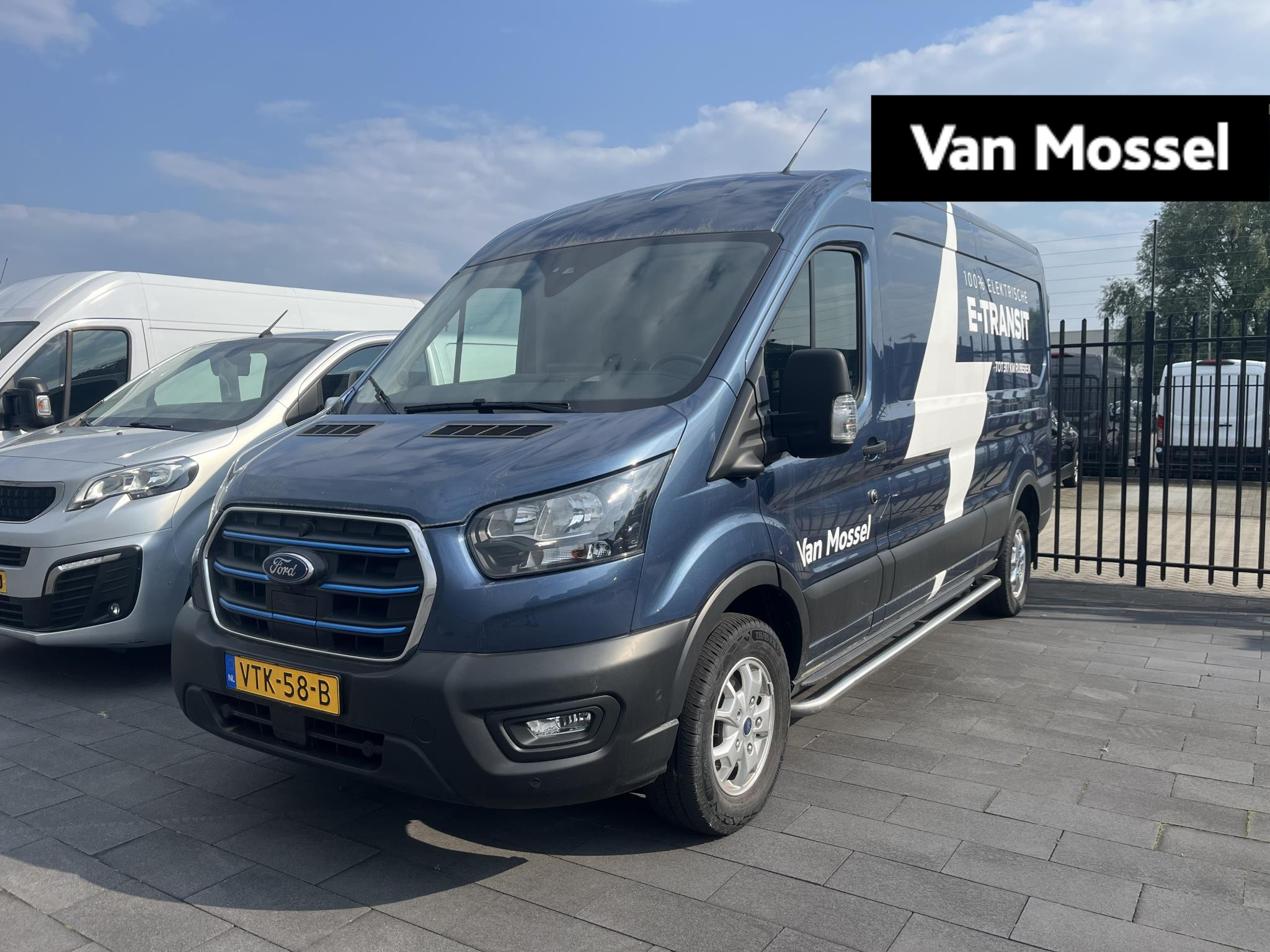 Ford E-Transit 350 L3H2 Trend 68 kWh | 360-graden camera | Navigatie | Demo | Meer foto’s volgen