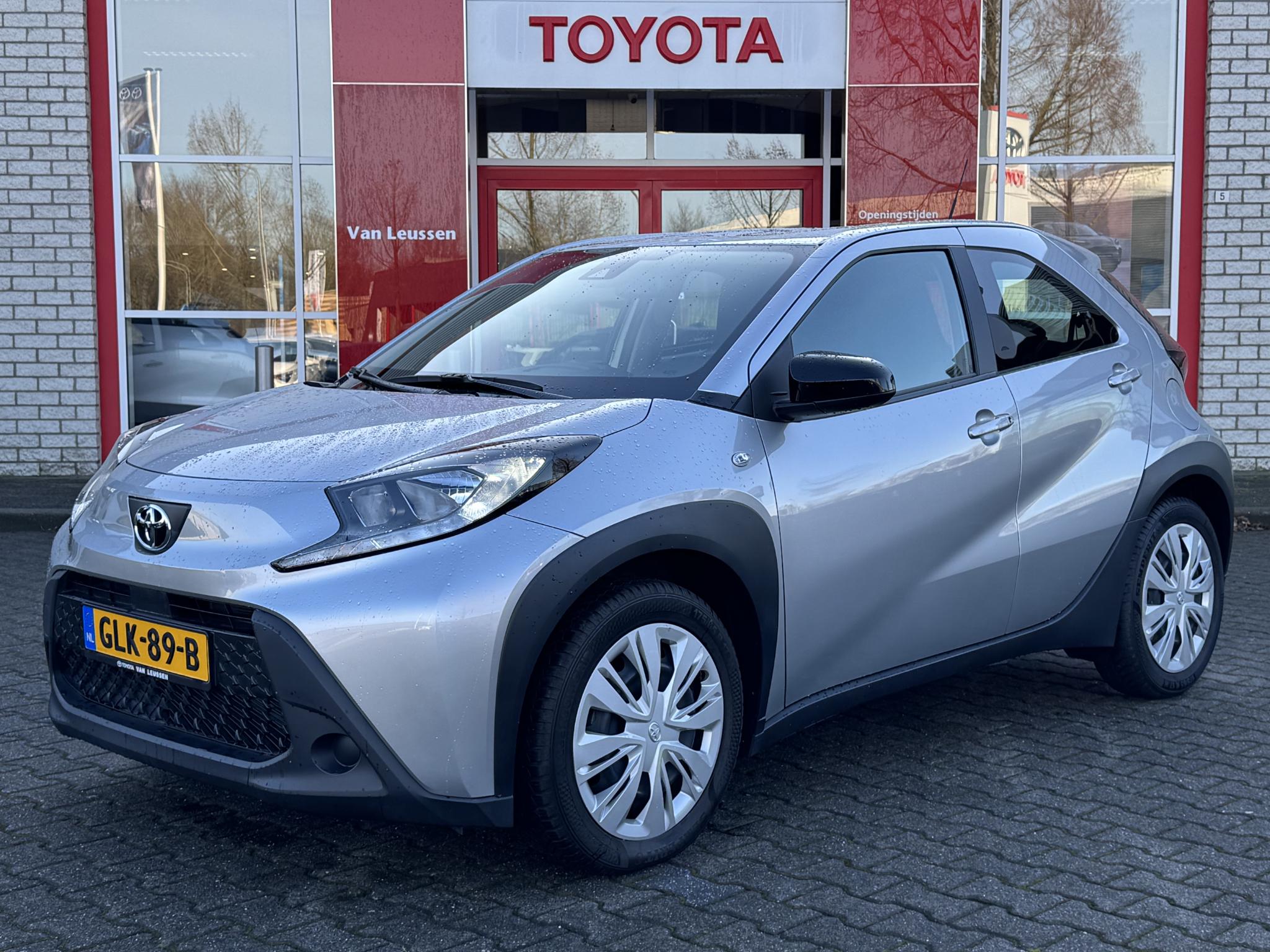 Toyota Aygo X PLAY ALL SEASON AD-CRUISE AIRCO APPLE/ANDROID CAMERA BLUETOOTH EL-RAMEN/SPIEGELS