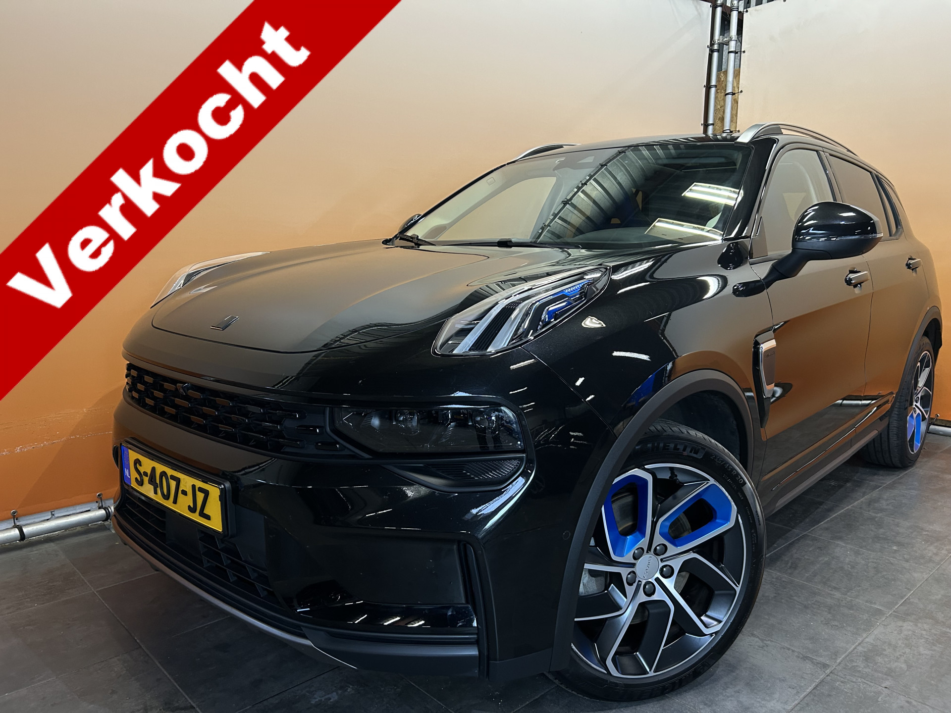 Lynk & Co 01 1.5 zwarte lijsten! 6,6 kW laden | schuifdak | stoelverwarming 360° camera | fabrieksgarantie 3/27
