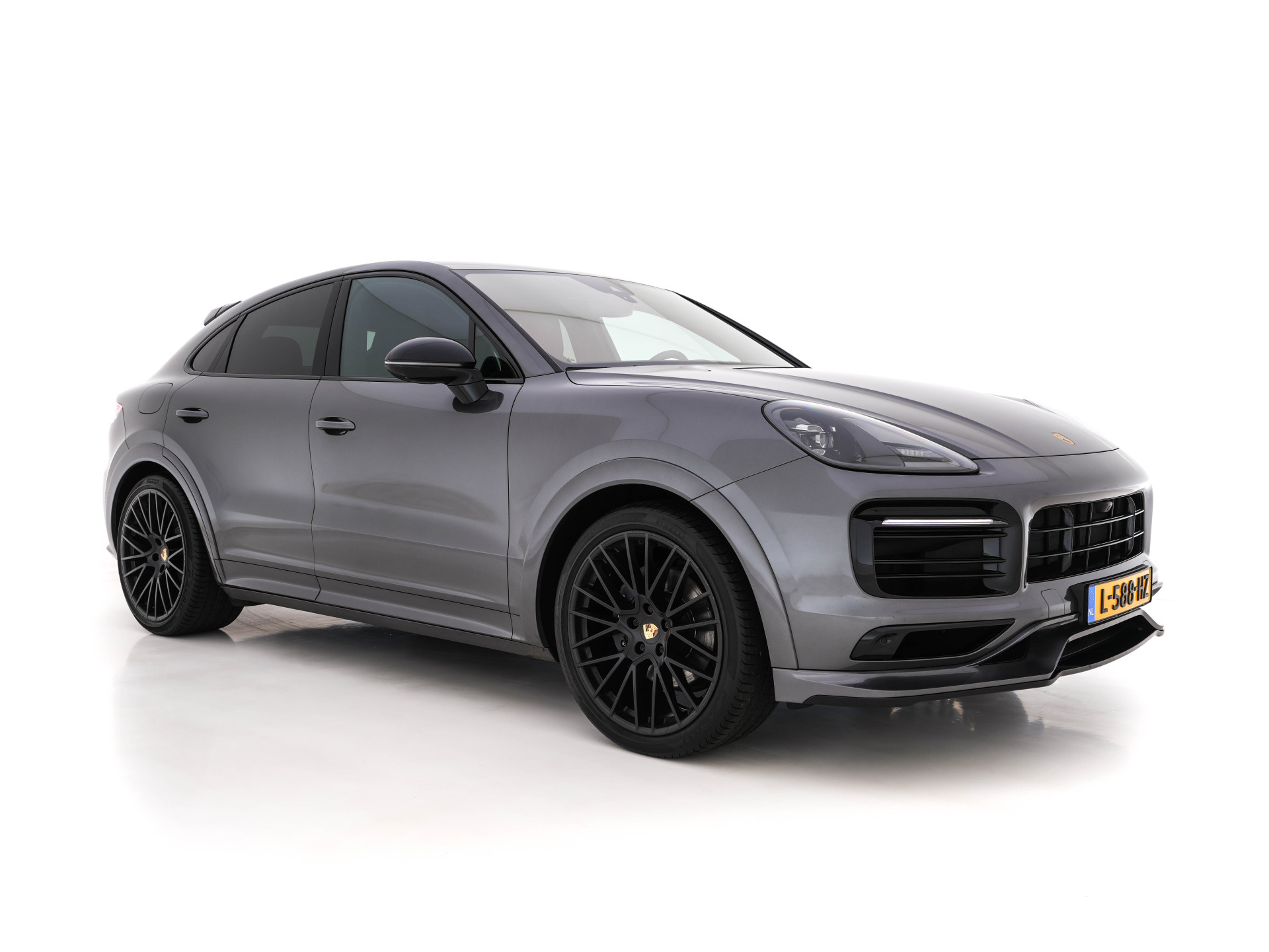 Porsche Cayenne Coupé 3.0 E-Hybrid (INCL-BTW) Aut. *PANO | ADAPTIVE-CRUISE | SPORT-CHRONO | FULL-LEATHER | FULL-LED | MEMORY-PACK | SURROUND-VIEW | AIR-SUSPENSION | KEYLESS | COMFORT-SEATS | DAB+ | BLIND-SPOT | BOSE-SOUND | ..