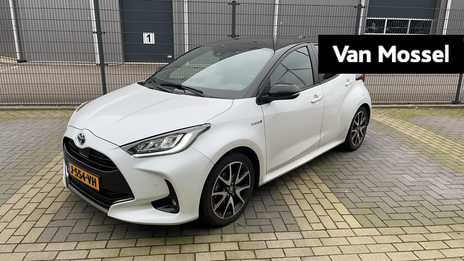 Toyota Yaris 1.5 Hybrid Executive | 1e Eigenaar | Panorama Dak | ACC | ECC | 17"LMV | Stoel en Stuur Verwarming | JBL Sound | Cam | PDC | Navi | DAB |