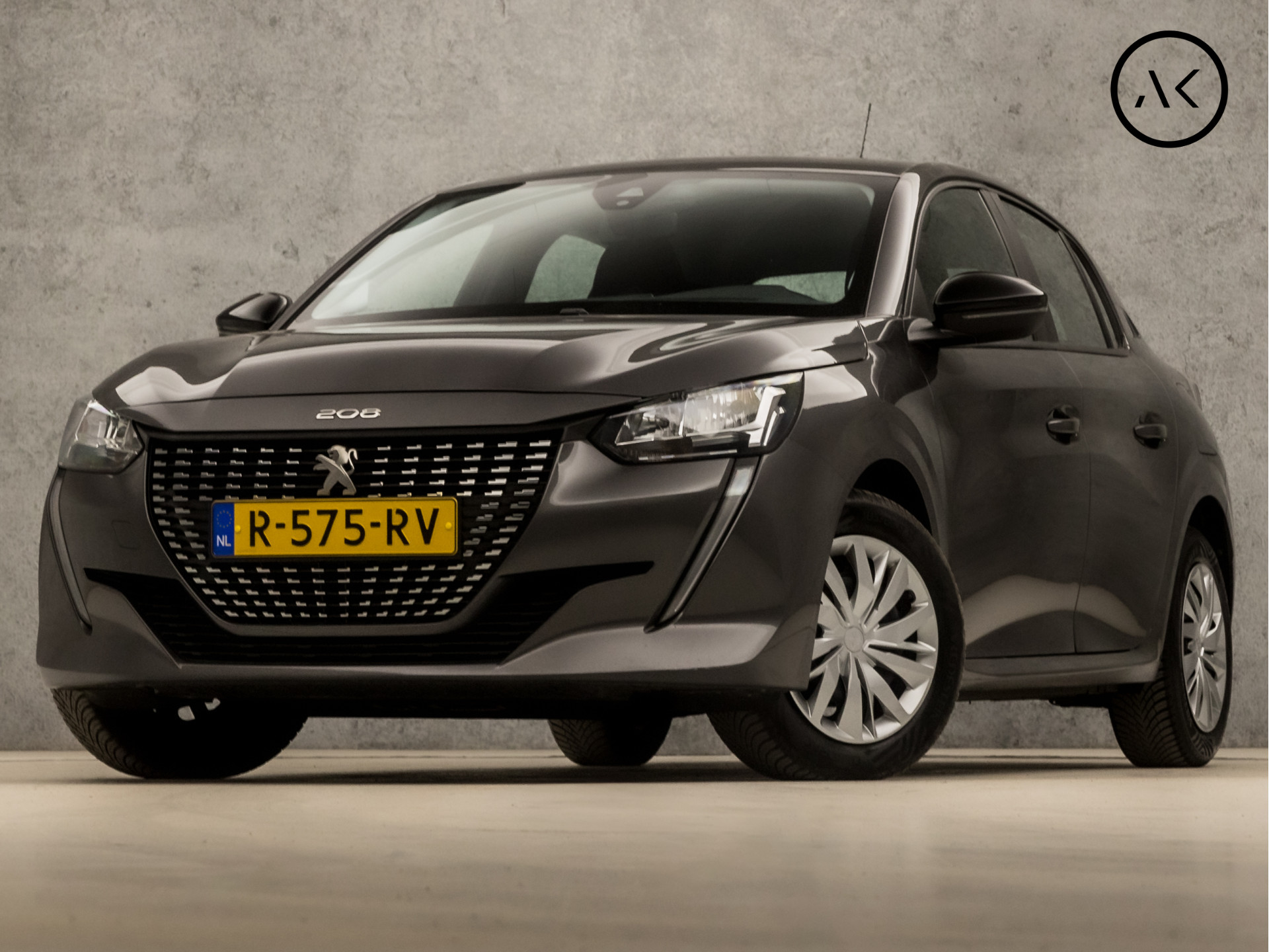 Peugeot 208 1.2 PureTech Sport (APPLE CARPLAY, GROOT NAVI, SPORTSTOELEN, DAB+, CRUISE, LANE ASSIST, NIEUWSTAAT)