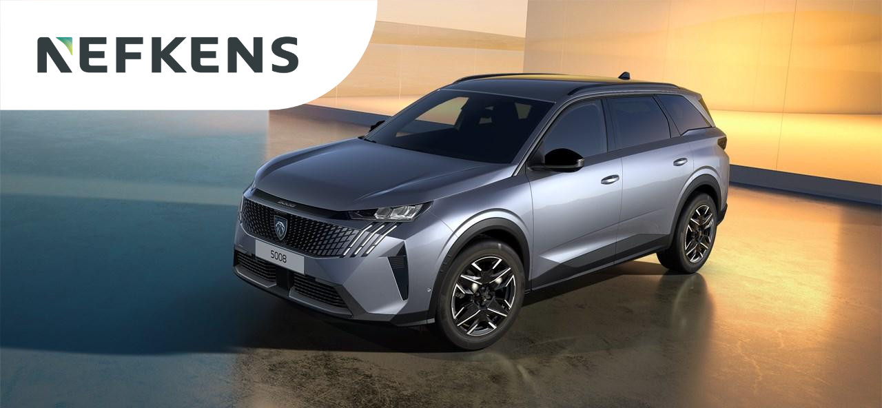 Peugeot 5008 SUV 1.2 Hybrid 136 pk Allure Automaat | Showmodel | Plan uw showroombezoek VANDAAG! | Panoramic Navigation pack | 360 Vision & Drive Assist Pack