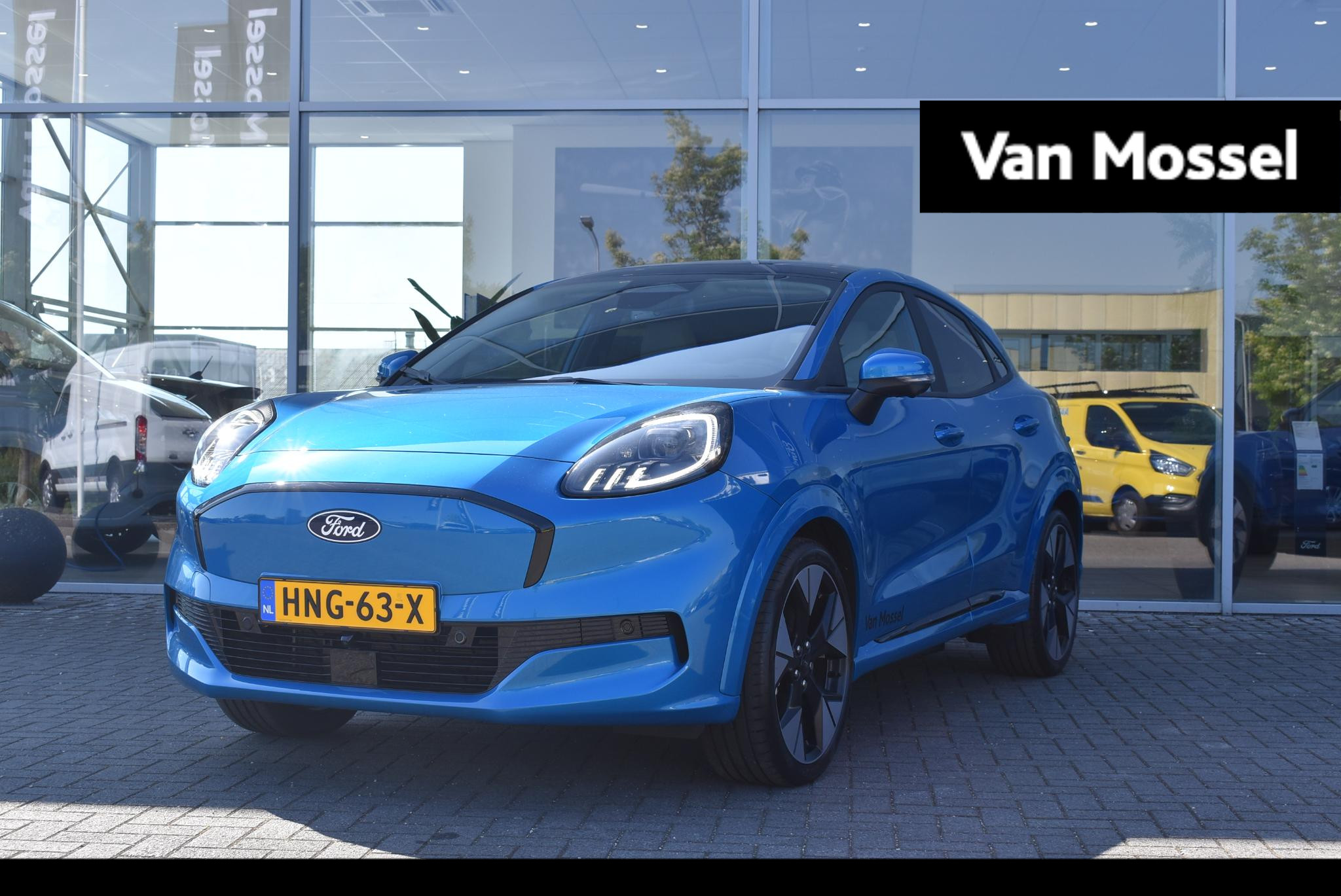 Ford Puma Gen-E Premium 44 kWh | Nieuw Te Bestellen | €2000.- Korting | 0.99% Rente Via Ford Options | Digital Aqua Blue | Panoramadak | Driver Assistance Pack | Winterpack | 19"Lichtmetalen Velgen | Incl. Ford Protect 2 + 3 jaar/100.000 km |