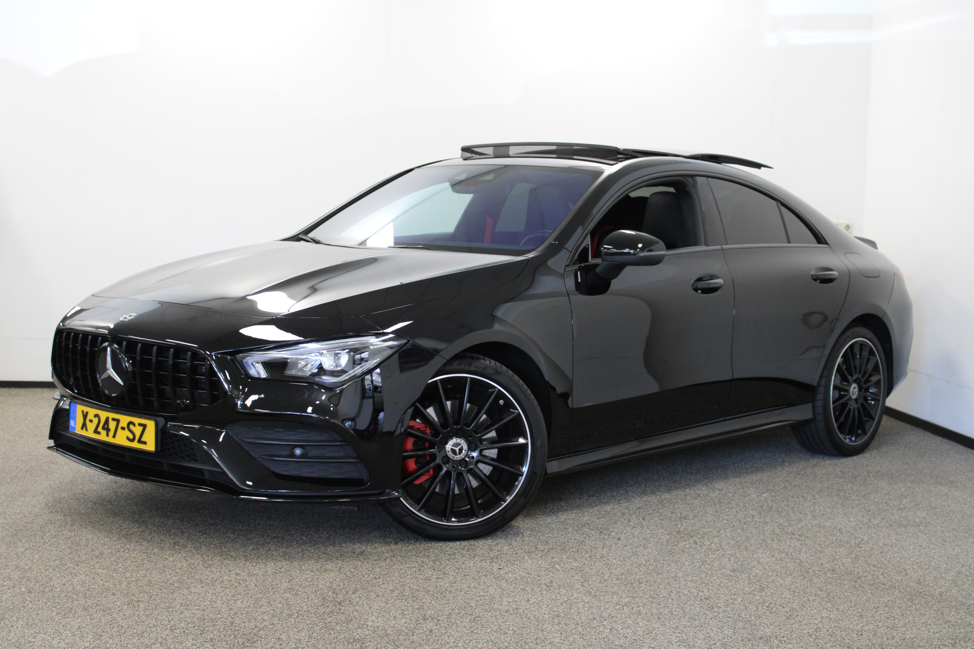 Mercedes-Benz CLA 250 e AMG Premium Plus Pano|Sfeer|Augmented|Dodehoek|Night.