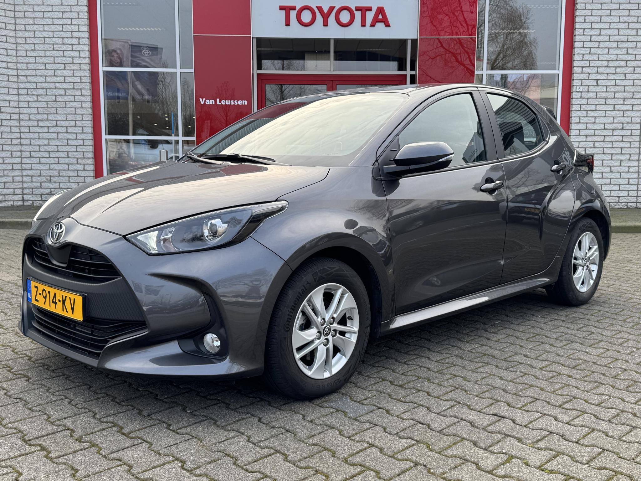 Toyota Yaris HYBRID 115 ACTIVE APPLE/ANDROID CLIMA AD-CRUISE CAMERA 15 LM-VELGEN NL-AUTO