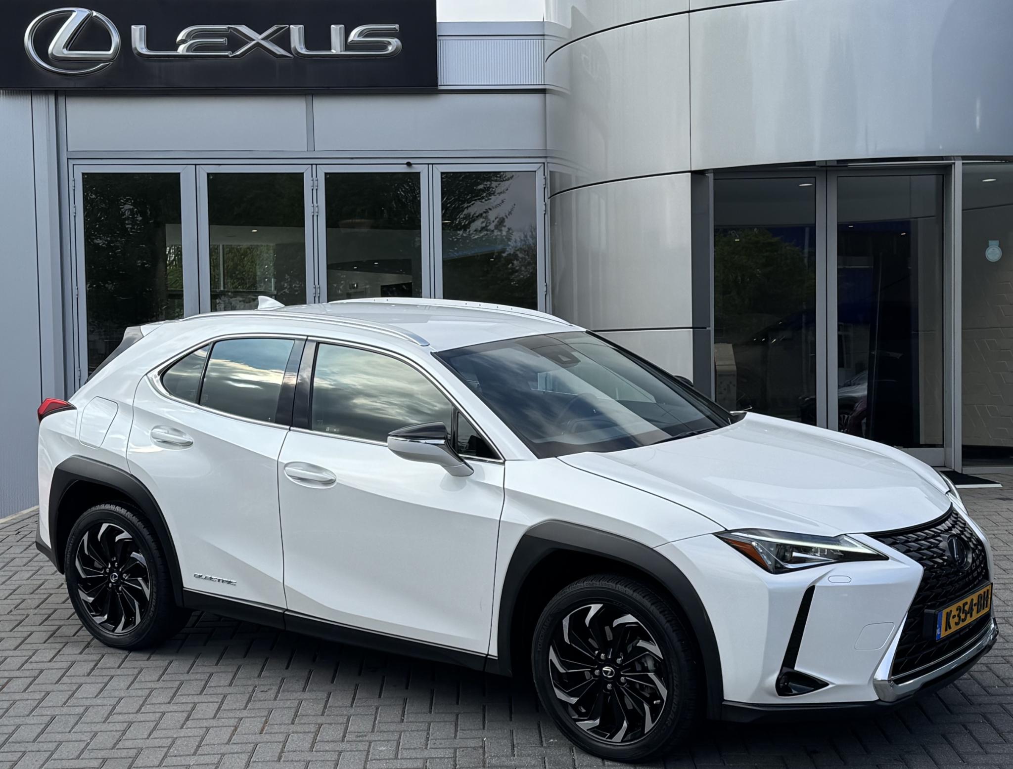 Lexus UX 300e Business 54 kWh NL-AUTO VOLLEDIG ELEKTRISCH STOELVERW PARK-SENSOR APPLE CARPLAY ANDROID AUTO EL-STOELEN DAB+