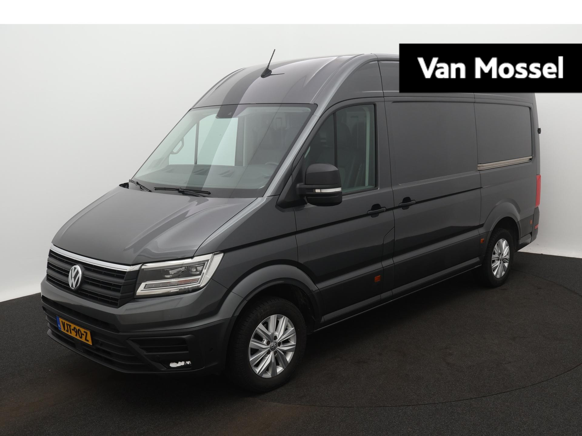 Volkswagen Crafter 35 2.0 TDI L3H3 Highline | Automaat | Trekhaak | Parkeerhulp voor + achter | Camera | Multifunctioneel stuur | Adaptive cruise control | Navigatie | Stoelverwarming |