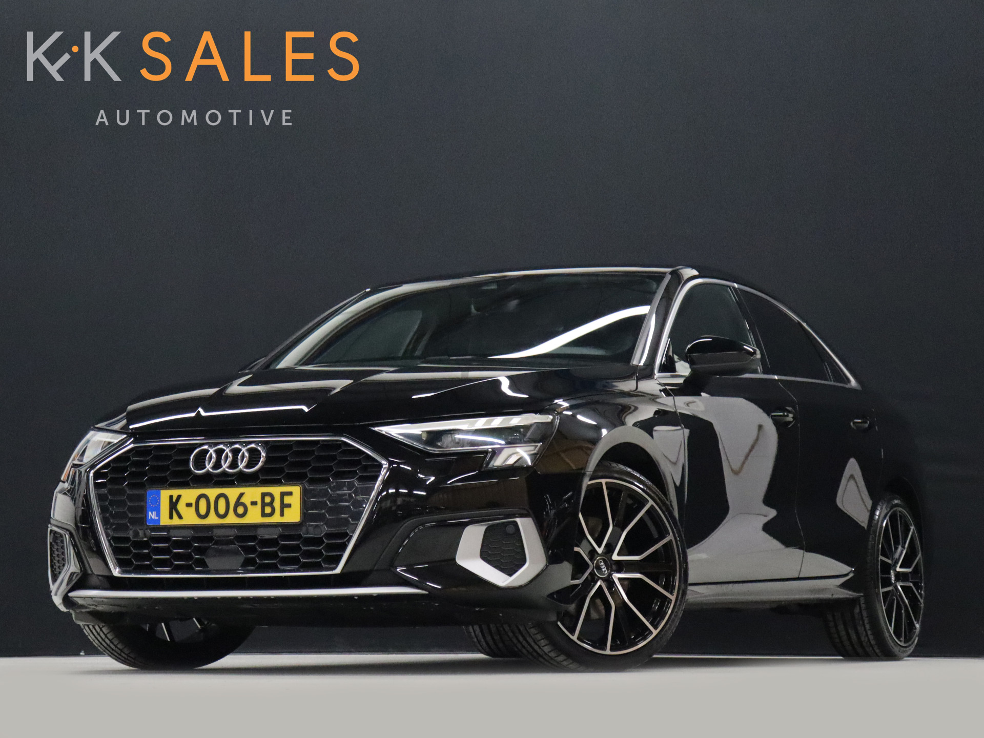Audi A3 Limousine 35 TFSI Sportline [SPORTSTOELEN, APPLE CARPAY, CRUISE CONTROL, DIGITAL DASH, TREKHAAK, CLIMATE CONTROL, VOL LEDER, FLIPPERS, NAVIGATIE, NIEUWSTAAT]