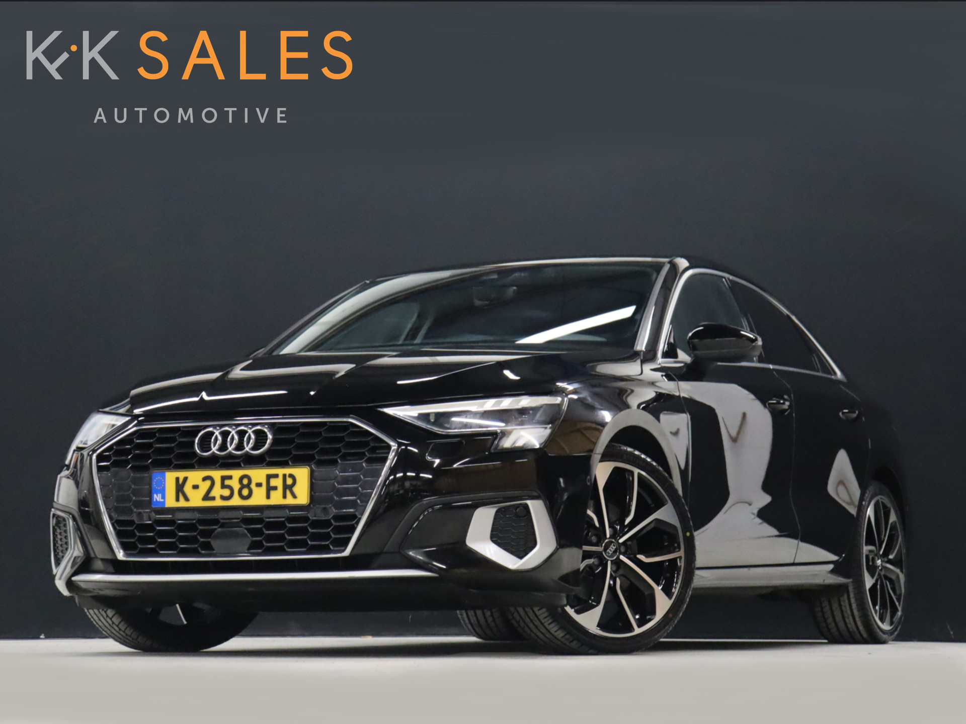 Audi A3 Limousine 35 TFSI Sport [APPLE CARPLAY, ANDROID, VOL LEDER, PARKEER ASSISTENT, PDC V+A, CRUISE, CLIMATE, NIEUWSTAAT]