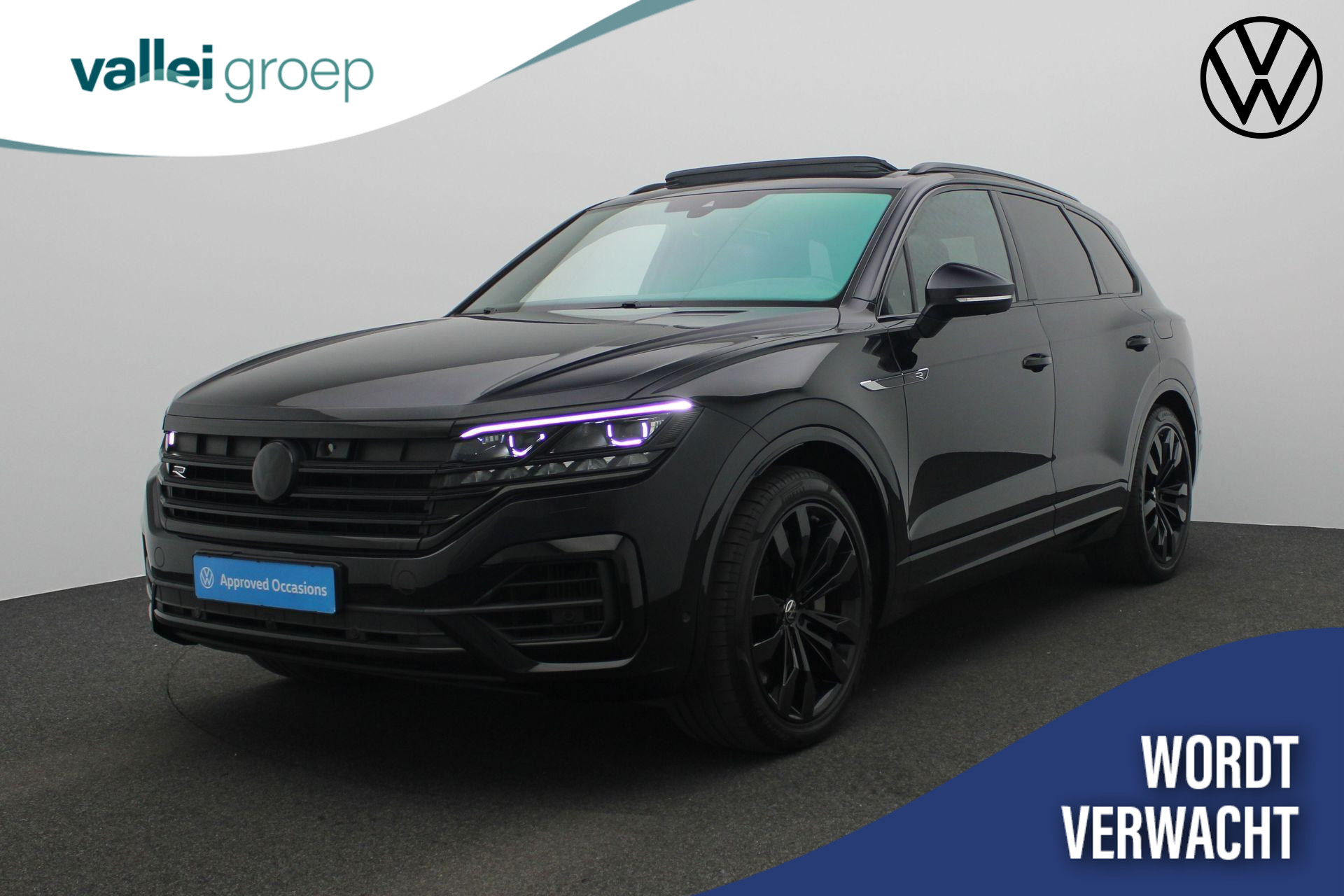 Volkswagen Touareg R 3.0 TSi 462 pk eHybrid 4MOTION | Panoramadak | Trekhaak | Leder | Nachtzicht | Geheugen-/massagestoelen | Stoelventilatie | Rondomzicht camera