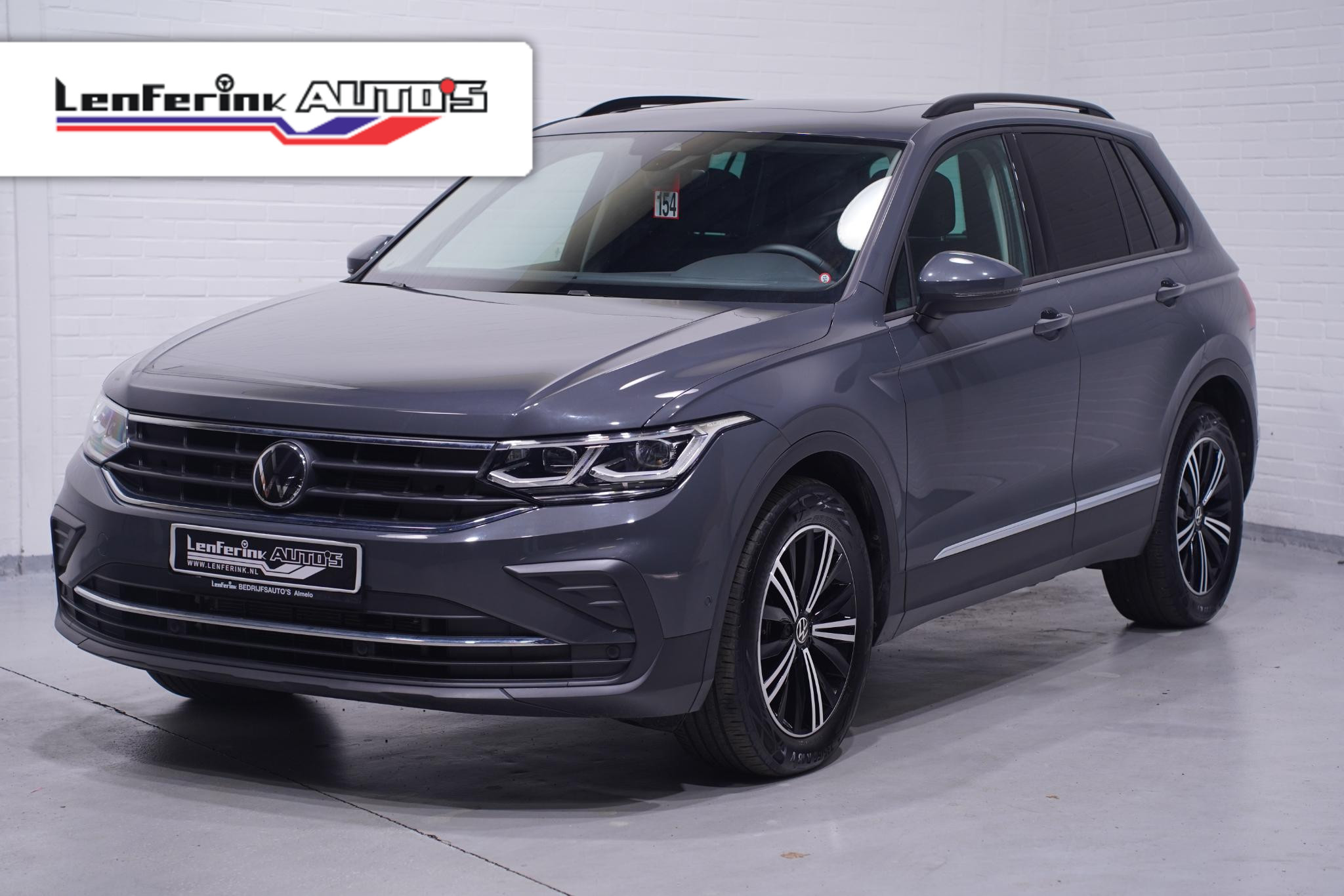Volkswagen Tiguan 2.0 TDI 150 pk Aut. Grijs Kenteken 2-Zits Navi Panoramadak, LED IQ Light Koplampen, Trekhaak Wegklapbaar
