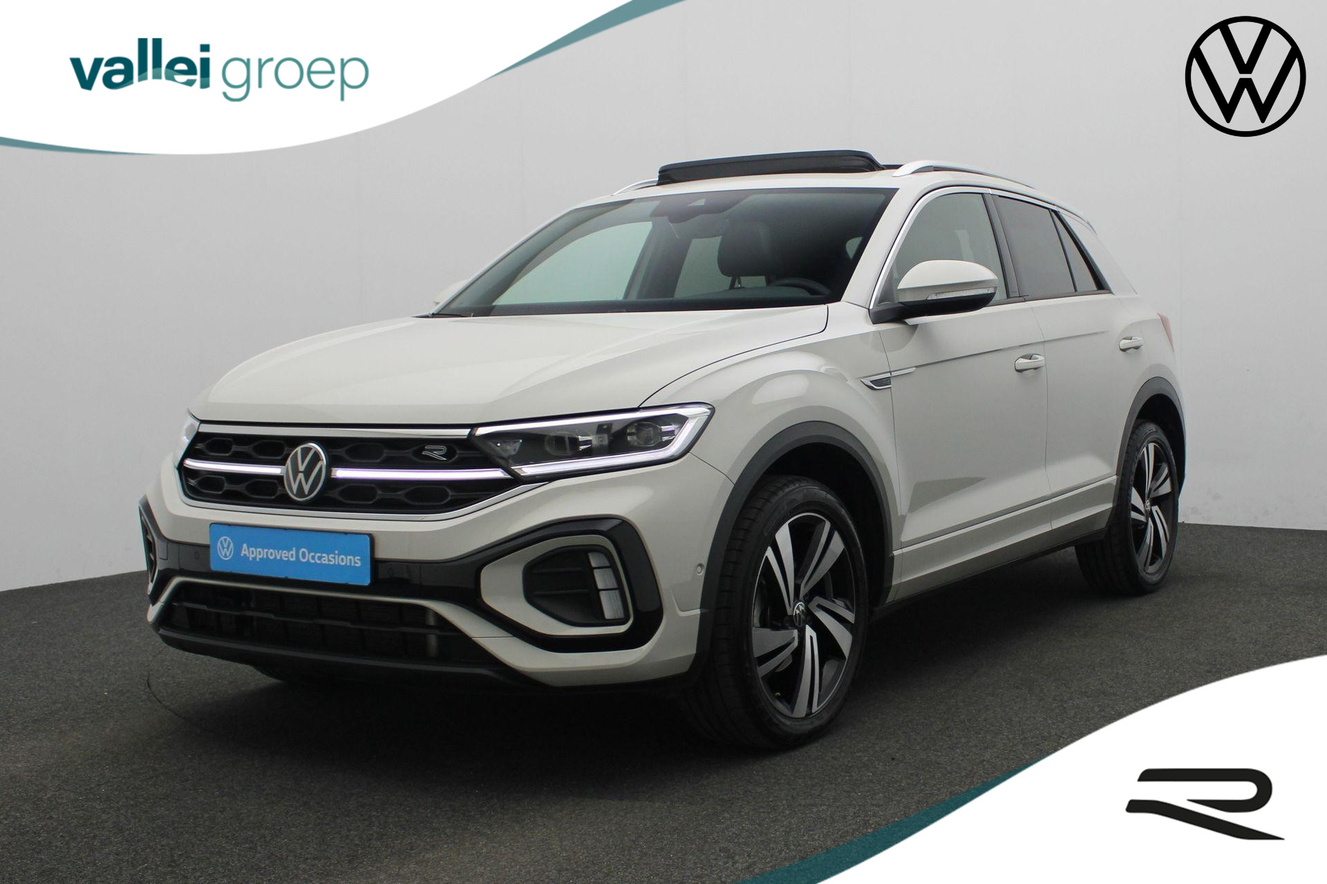 Volkswagen T-Roc 1.5 TSI 150 pk DSG R-Line | Panoramadak | IQ Light | Navigatie | Achteruitrijcamera | Stoelverwarming | Keyless Entry