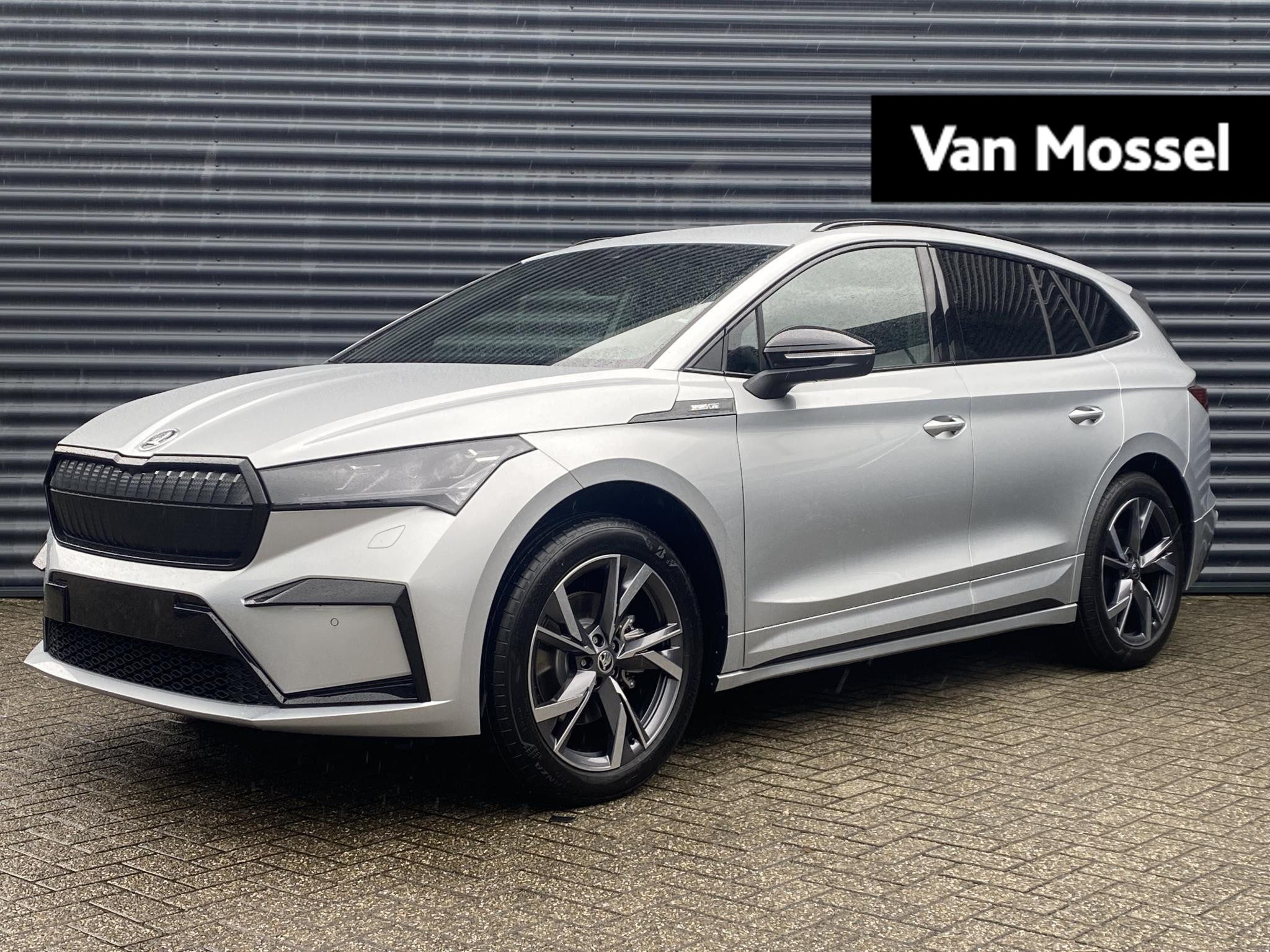 Škoda Enyaq iV 60 Sportline Business | Automaat | Matrix LED Koplampen | Navigatie | Achteruitrijcamera | Climate Control | Cruise Control | Parkeersensoren | Privacy Glass | Lichtmetalen velgen | DIRECT LEVERBAAR! |