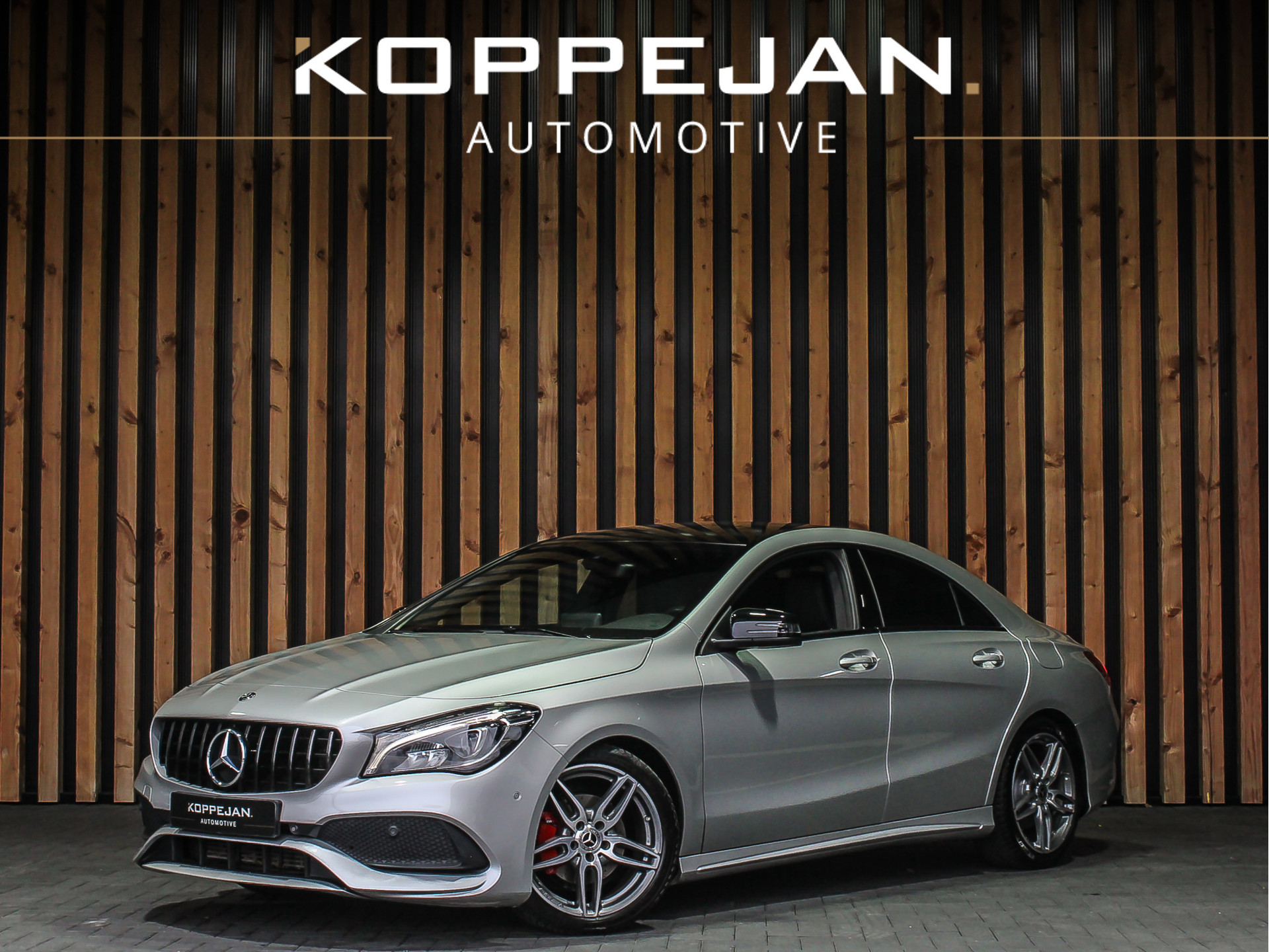 Mercedes-Benz CLA 180 122PK Automaat AMG Upgrade Edition | PERFORMANCE STOELEN | LED KOPLAMPEN | CAMERA | STOELVERWARMING |