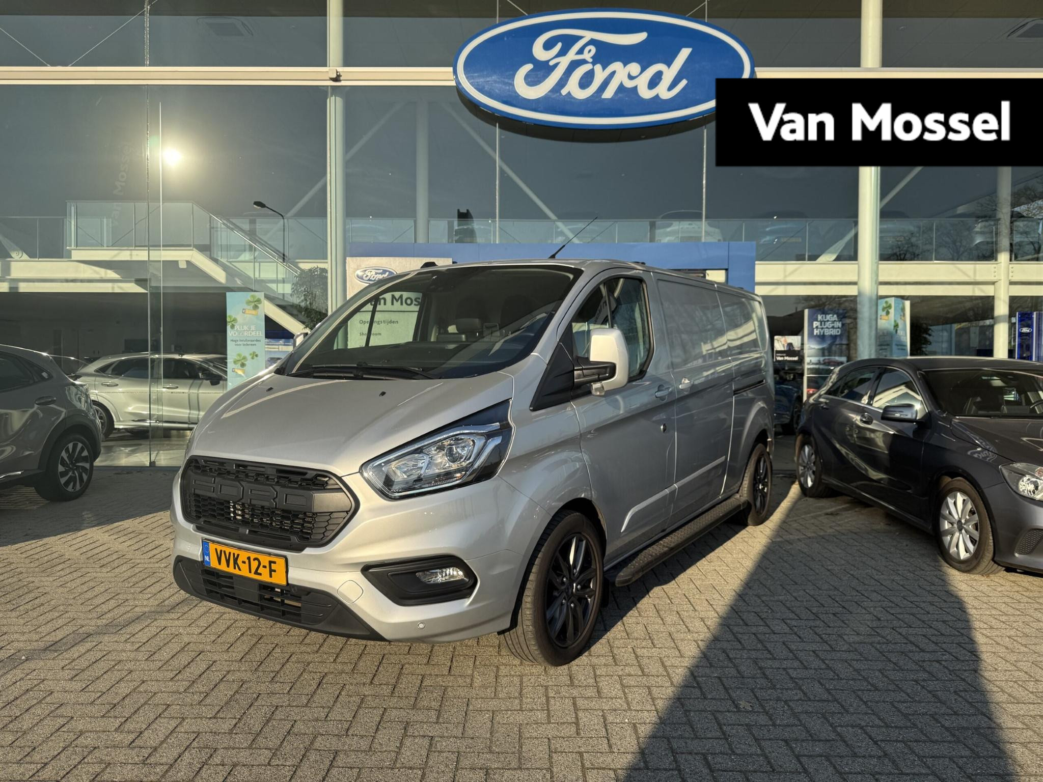 Ford Transit Custom 340 2.0 TDCI L2H1 Limited Aut. | LMV | Side skirts | trekhaak | Leder | stoelverwarming | Standkachel | adaptive cruise | Airco