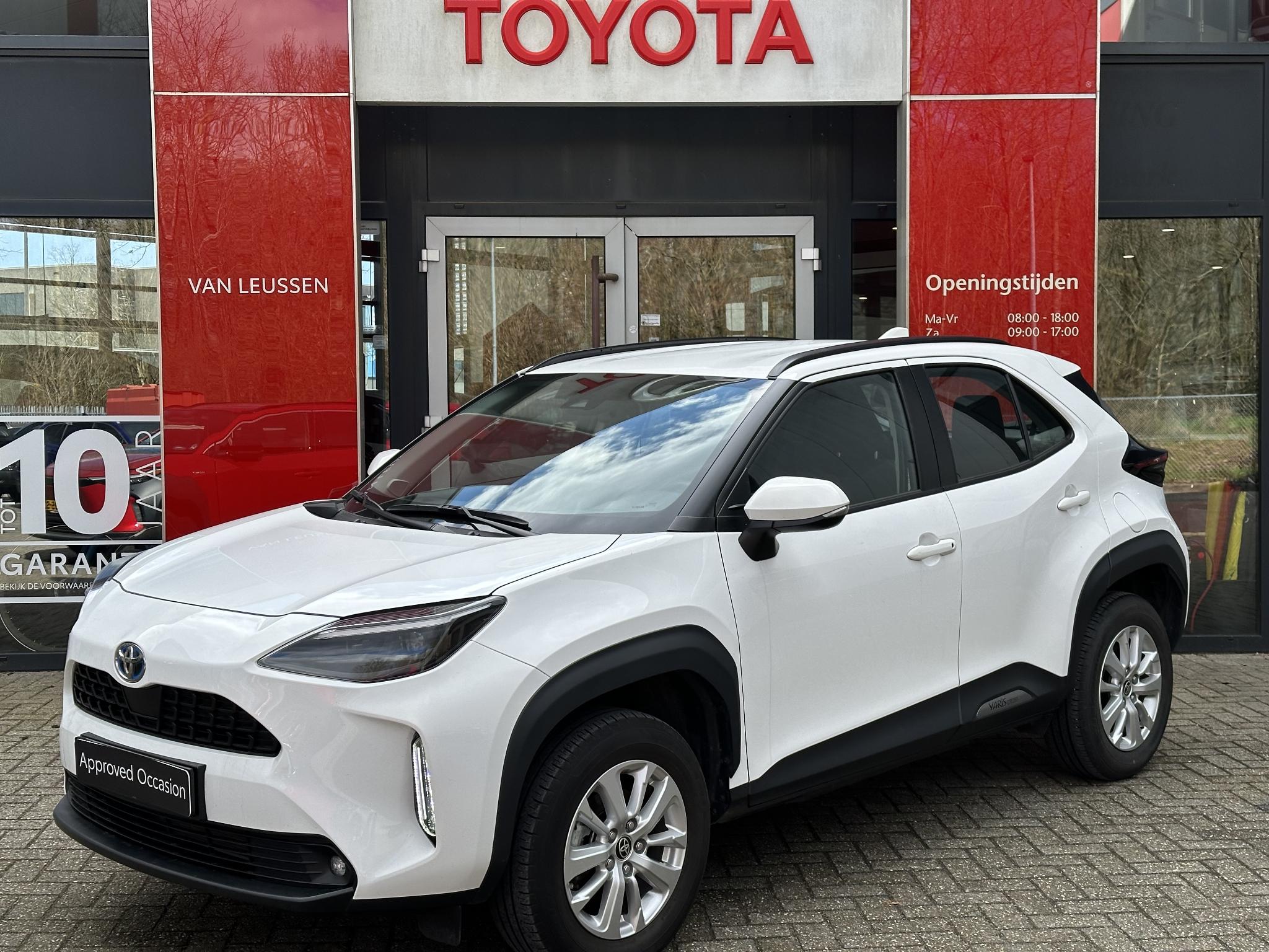 Toyota Yaris Cross 1.5 HYBRID DYNAMIC ELEKTR. ACHTERKLEP APPLE/ANDROID-AUTO HEAD-UP DISPLAY STOEL/STUURVERWARMING