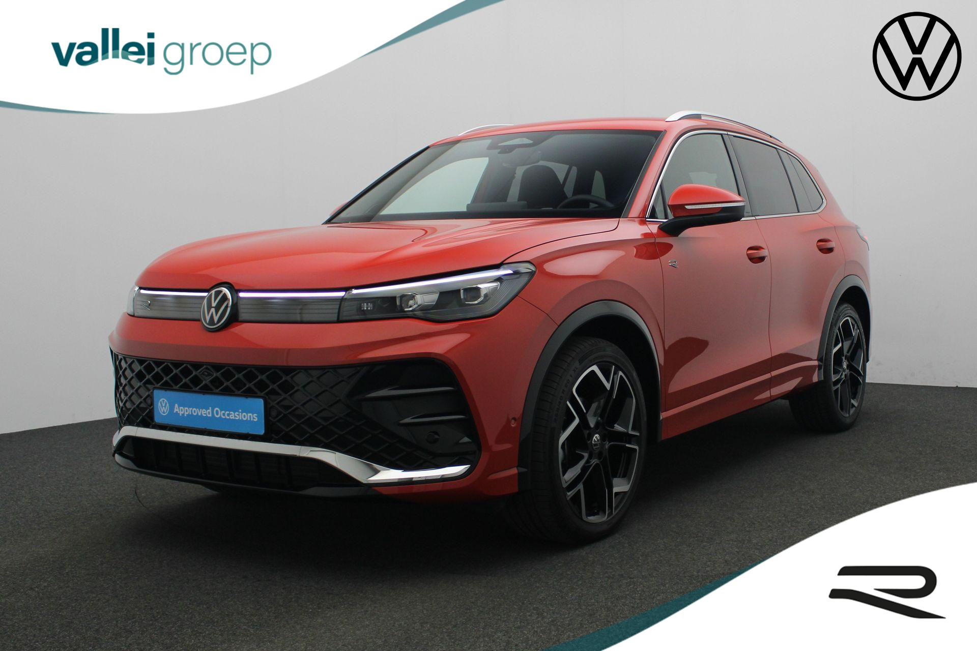 Volkswagen Tiguan 1.5 eTSI 150 pk DSG R-Line Business | Trekhaak | Rondomzicht camera | Adaptief onderstel | Harman/Kardon | Head-up display | Massage
