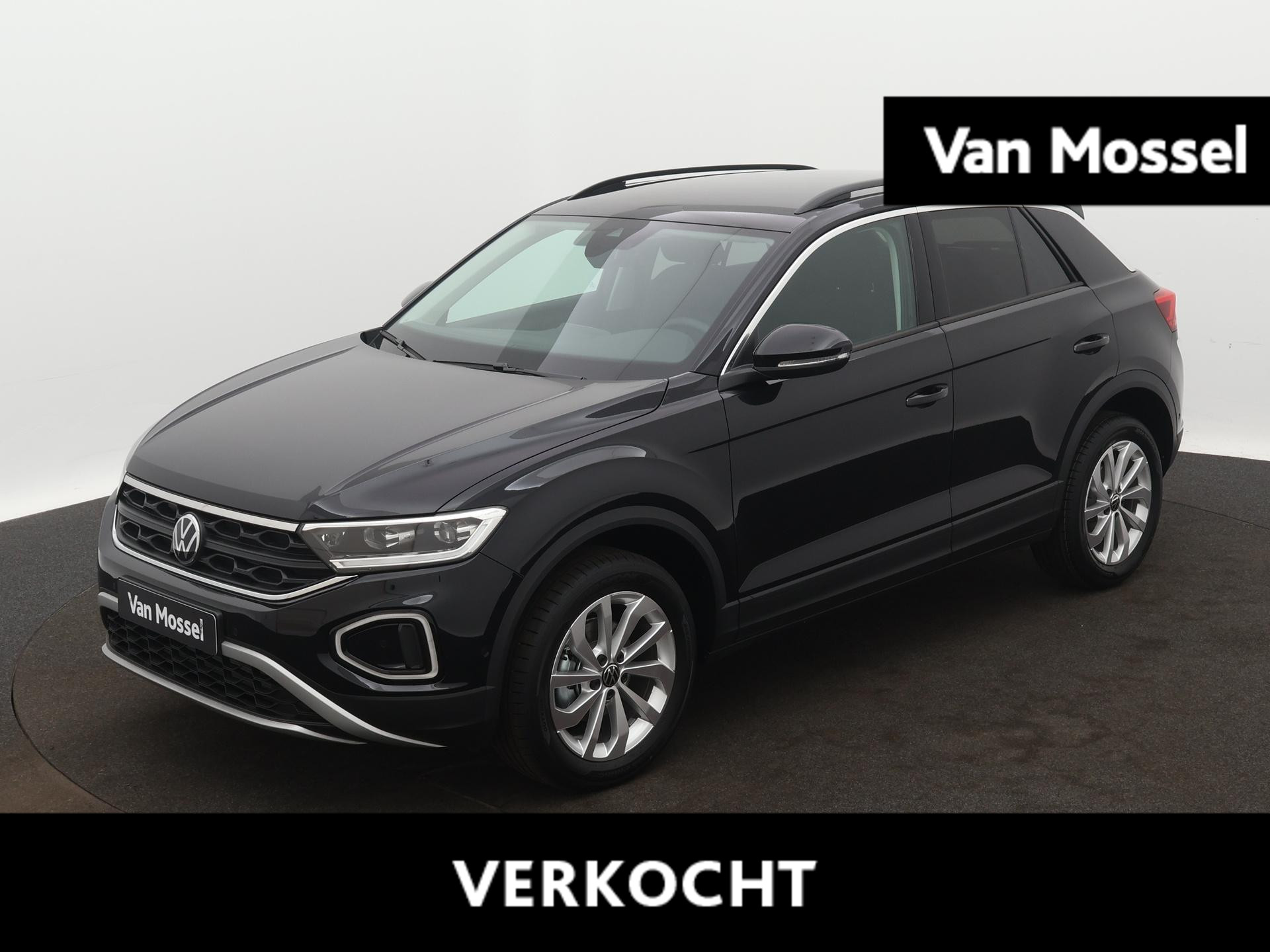 Volkswagen T-Roc 1.5 TSI Life Edition 150 PK Automaat | Navigatie | LED Plus | Climate control | Telefoon draadloos laden | Apple Carpaly draadloos | Android Auto draadloos | Camera | Parkeersensoren | 17" Lichtmetalen velgen |