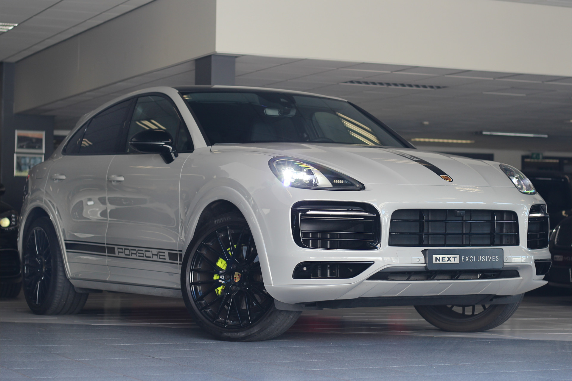 Porsche Cayenne Coupé 3.0 E-Hybrid Platinum Edition Orig NL | Sport Chrono | Pano | Sport Design | Sport Uitlaat
