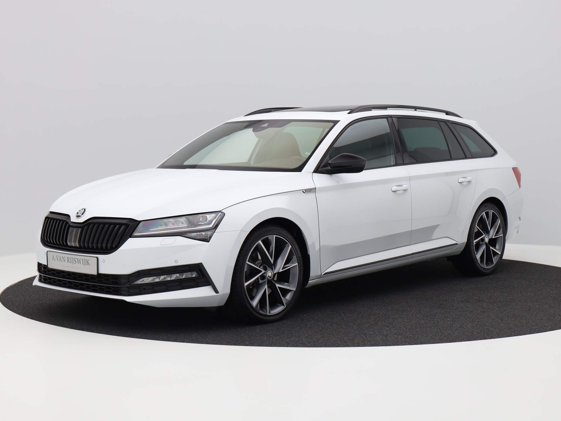 Škoda Superb 2.0 TSI 190 PK DSG-7 Combi Sportline Business | PANO | MEMORY | VIRTUAL