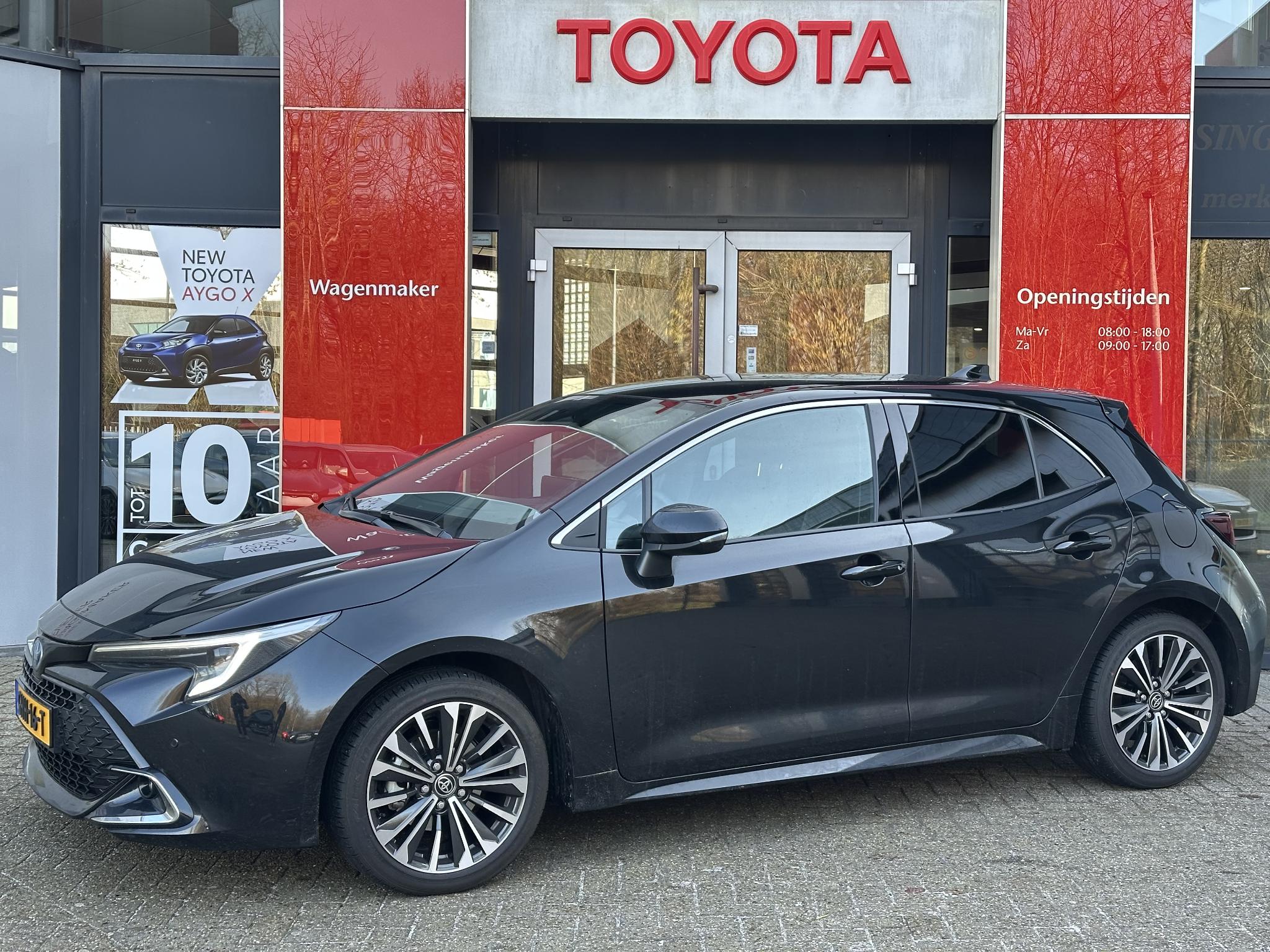 Toyota Corolla Hybrid 140 Business Plus( Dynamic) Toyota Corolla Hybrid 140 Business Plus NAVI KEYLESS AD-CRUISE APPLE / ANDROID GETINT GLAS