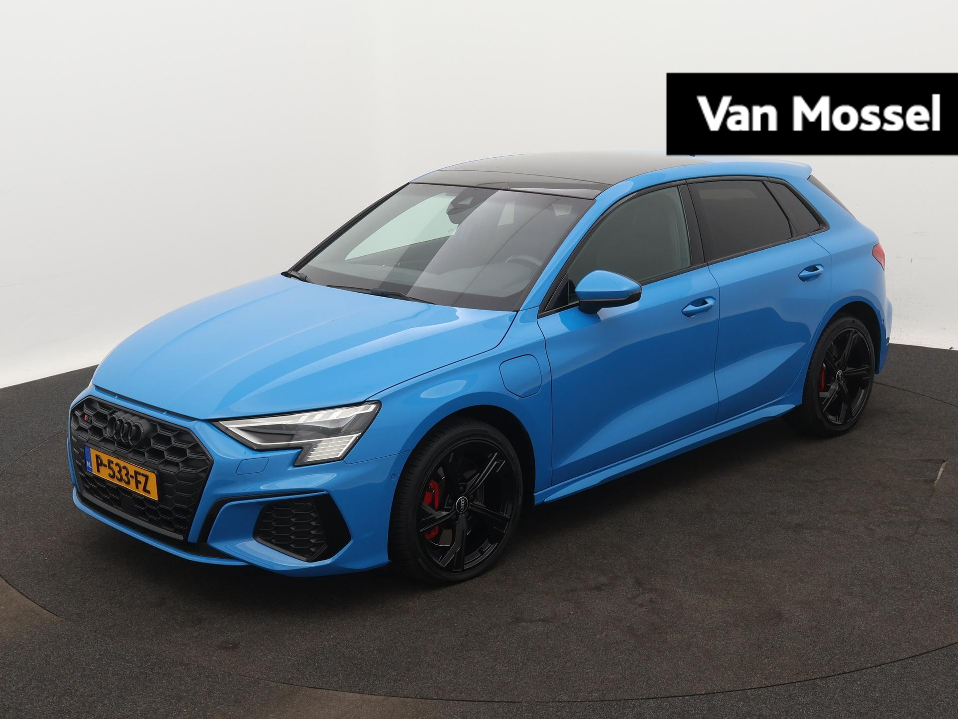 Audi A3 Sportback 45 TFSI e S edition Competition 245 PK | Uniek! | S-line | Automaat | Navigatie | Camera | Panoramadak | Bang & Olufsen | Adaptive Cruise Control | Climate Control | Stoelverwarming | Virtual Cockpit | LED Matrix | Lichtmetalen velgen | Privacy glass |