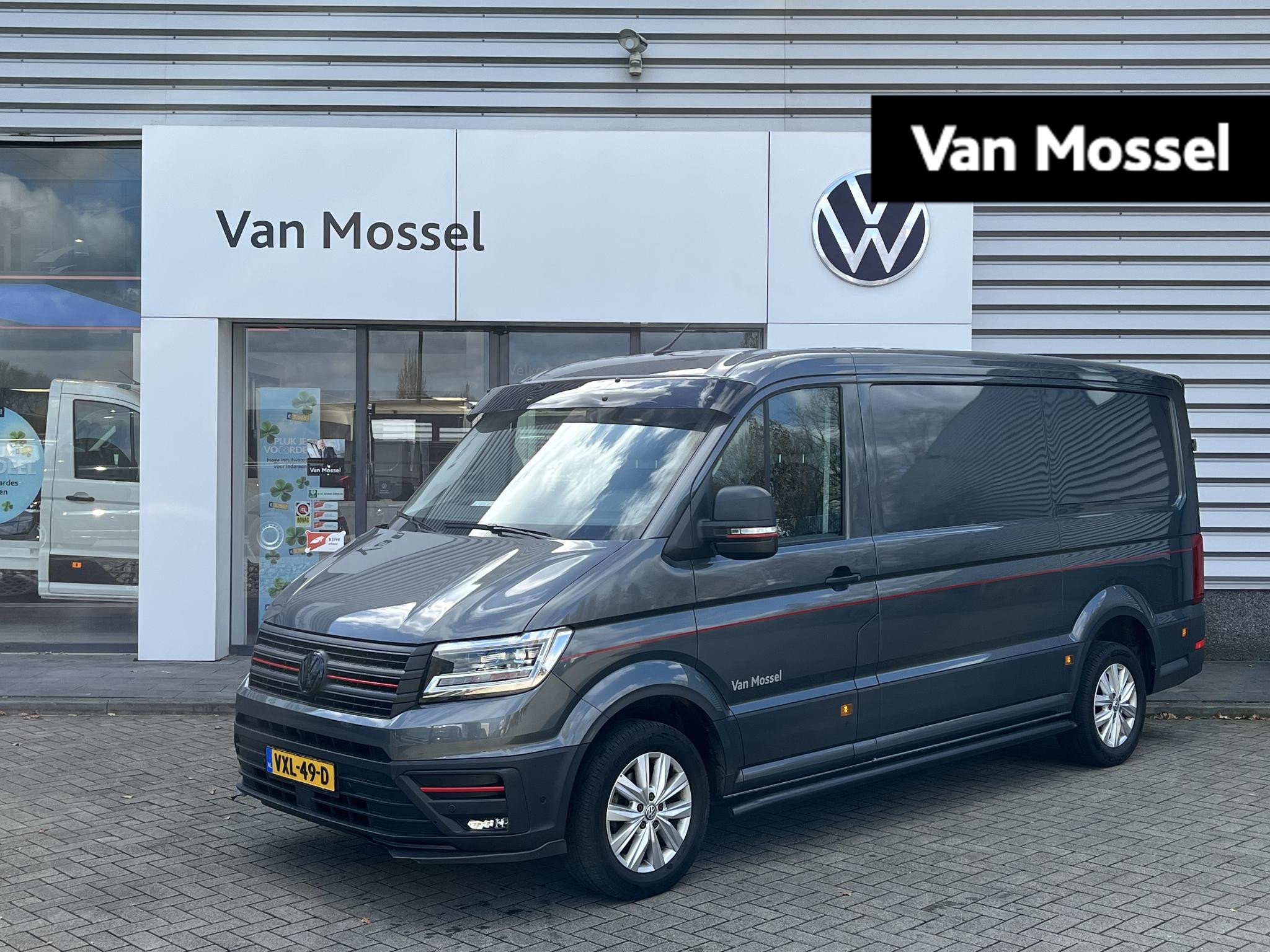 Volkswagen Crafter 35 2.0 TDI 177 pk L3H2 Exclusive | Airco | Multifunctioneel stuur | Adaptive cruise control | Trekhaak | Navigatie | Parkeerhulp voor + achter | Camera |