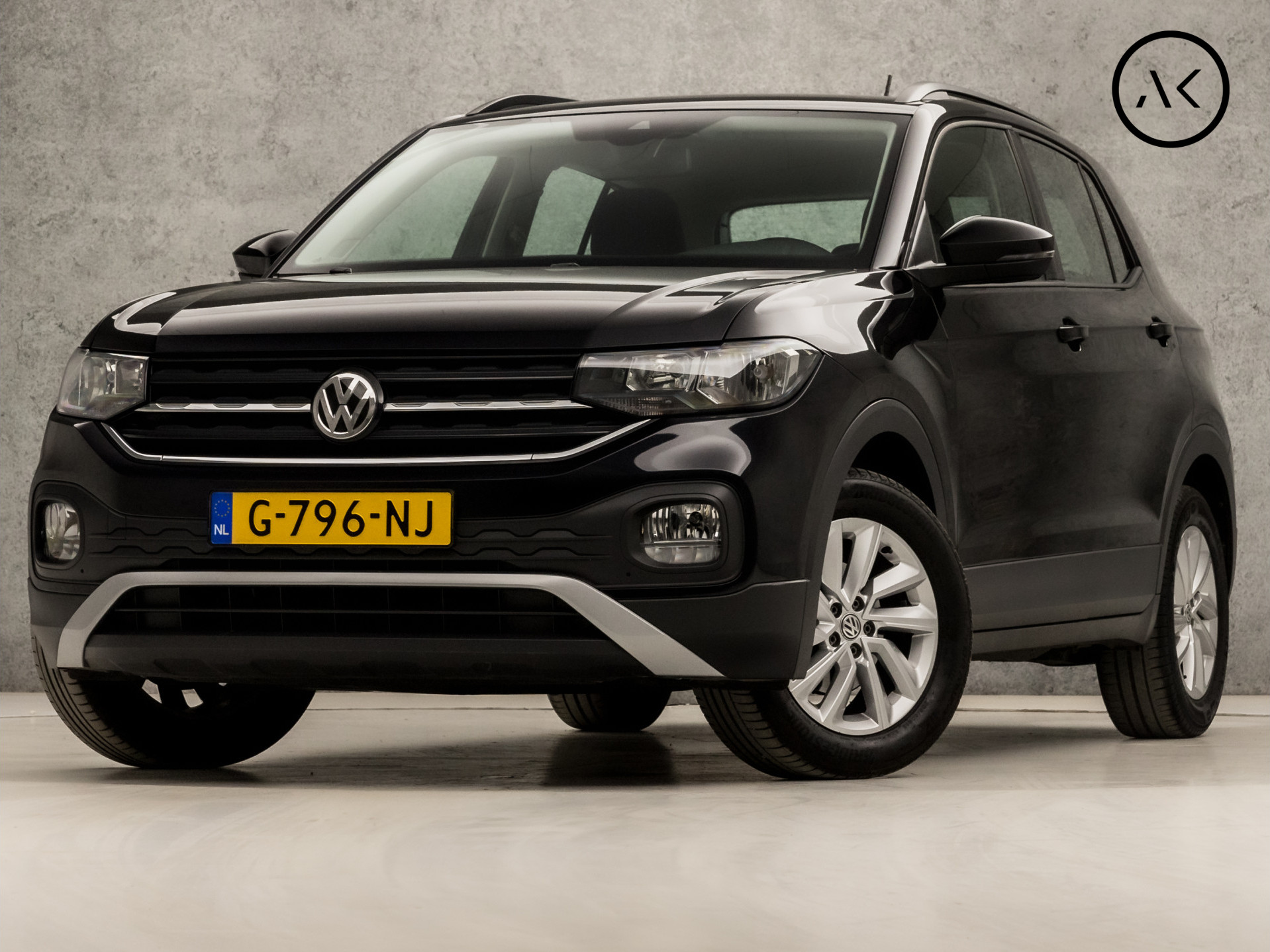 Volkswagen T-Cross 1.0 TSI Sport Automaat (APPLE CARPLAY, ADAPTIVE CRUISE, SPORTSTOELEN, ELEK PAKKET, LM VELGEN, ARMSTEUN, NIEUWSTAAT)