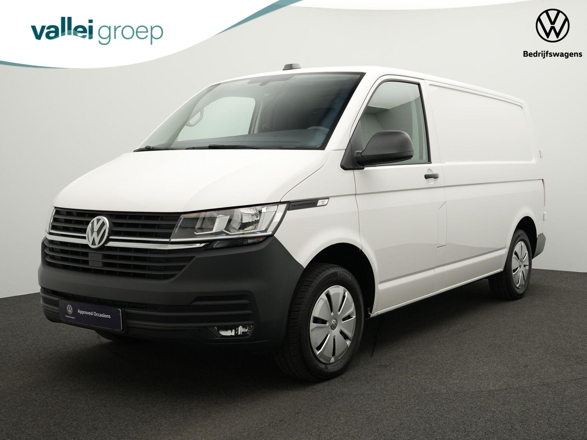 Volkswagen Transporter 2.0 TDI 110 pk L1H1 28 | Trekhaak | 3-zits | Parkeersensoren achter | Apple Carplay / Android Auto