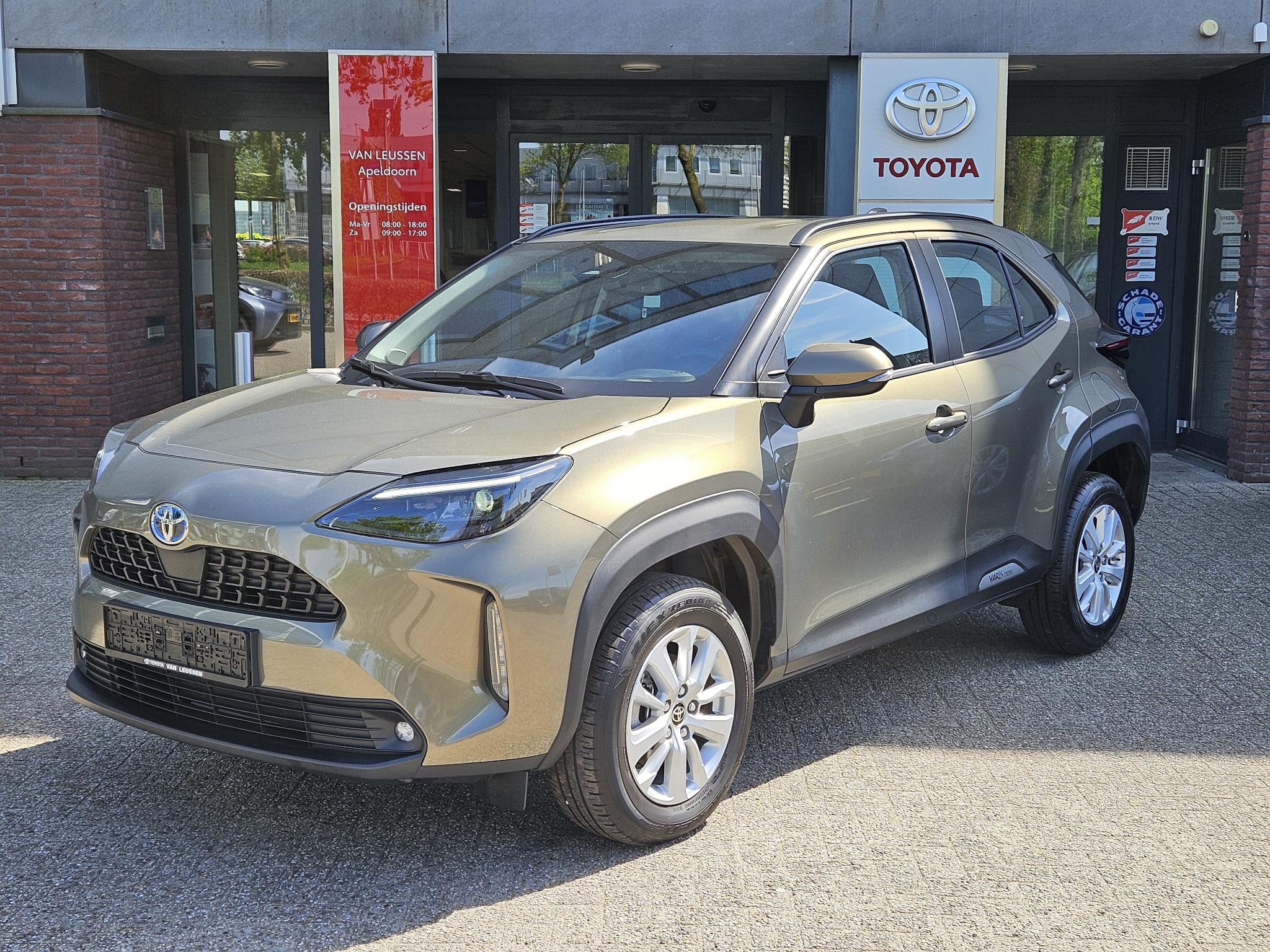 Toyota Yaris Cross 1.5 Hybrid DYNAMIC STOEL/STUURVERW HEAD-UP KEYLESS NAVI CLIMA APPLE/ANDROID EL-ACHTERKLEP BLUETOOTH AD-CRUISE LM-VELGEN CAMERA