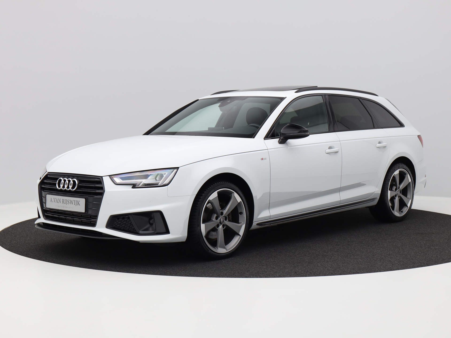 Audi A4 40 TFSi 190 PK S-tronic Avant Sport S-Line | PANO | VIRTUAL