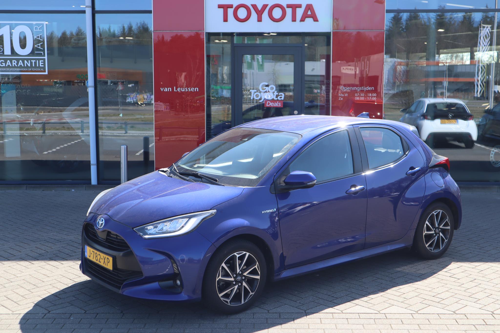 Toyota Yaris 1.5 HYBRID FIRST EDITION NAVI APPLE/ANDROID LED-PAKKET AD-CRUISE 16"LM-VELGEN NL-AUTO