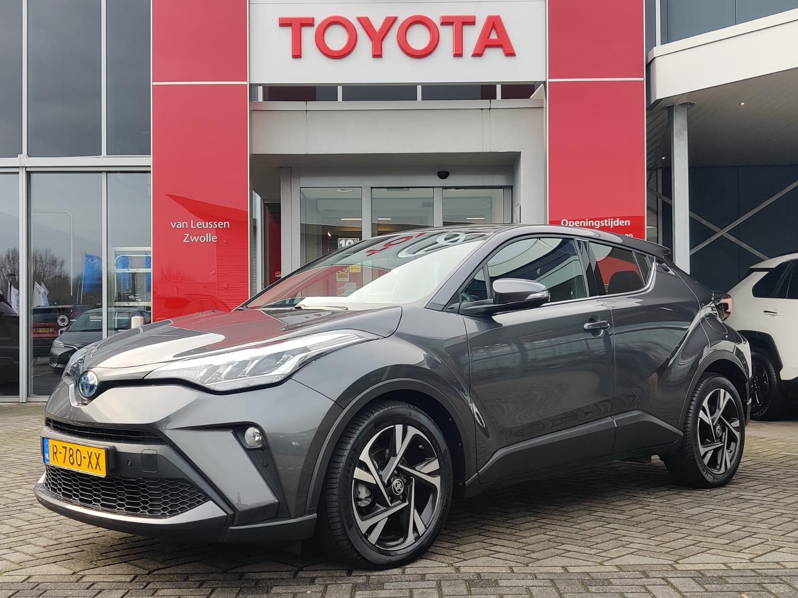 Toyota C-HR 1.8 HYBRID DYNAMIC NL-AUTO 1E-EIG NAVI KEYLESS CLIMA 18' LM-VELGEN APPLE/ANDROID AD-CRUISE BLUETOOTH PARK-SENSOREN