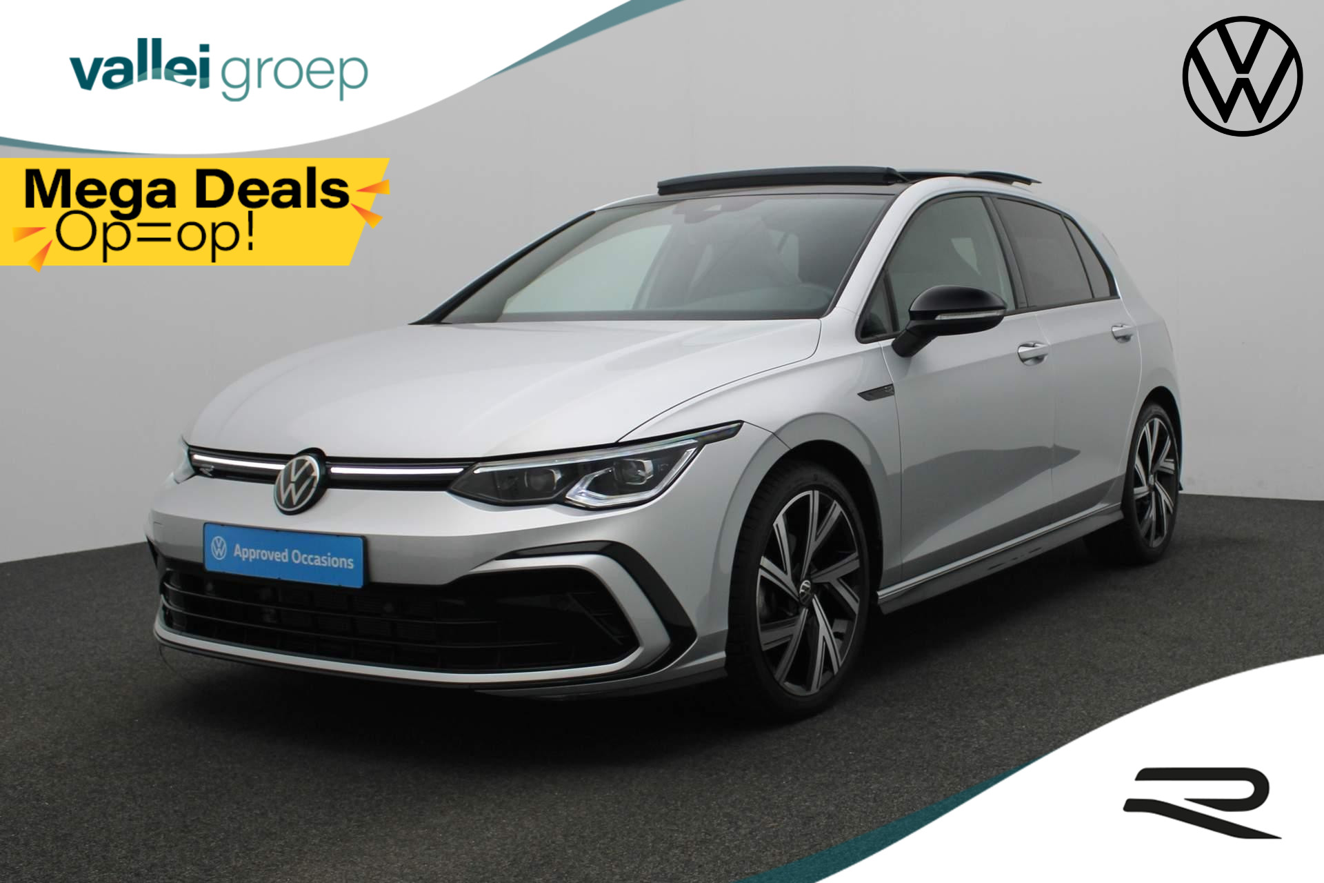 Volkswagen Golf 1.5 eTSI 150PK DSG R-Line Business Black Style | Pano | IQ Light | Keyless | Camera | 18 inch | Apple Carplay / Android Auto