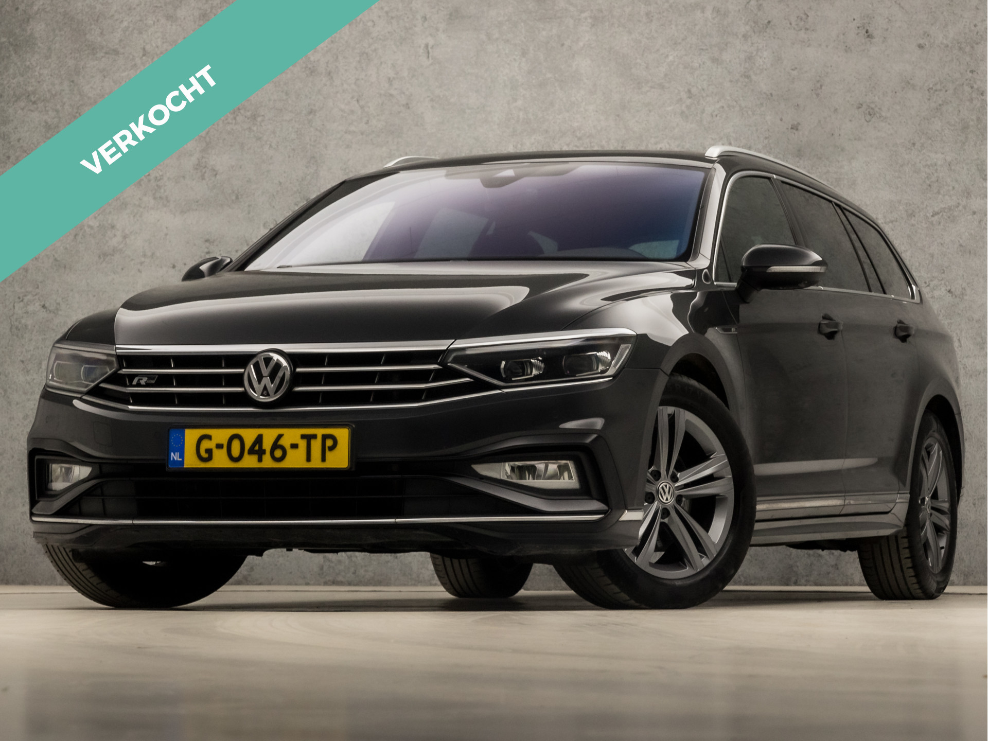 Volkswagen Passat Variant 1.5 TSI R-Line Sport 150Pk Automaat (FACELIFT, PANORAMADAK, APPLE CARPLAY, DIGITAL COCKPIT, LUXE LEDEREN SPORTSTOELEN, 360 CAMERA, STOELVERWARMING, ZWART HEMEL, ADAPTIVE CRUISE, NIEUWSTAAT)