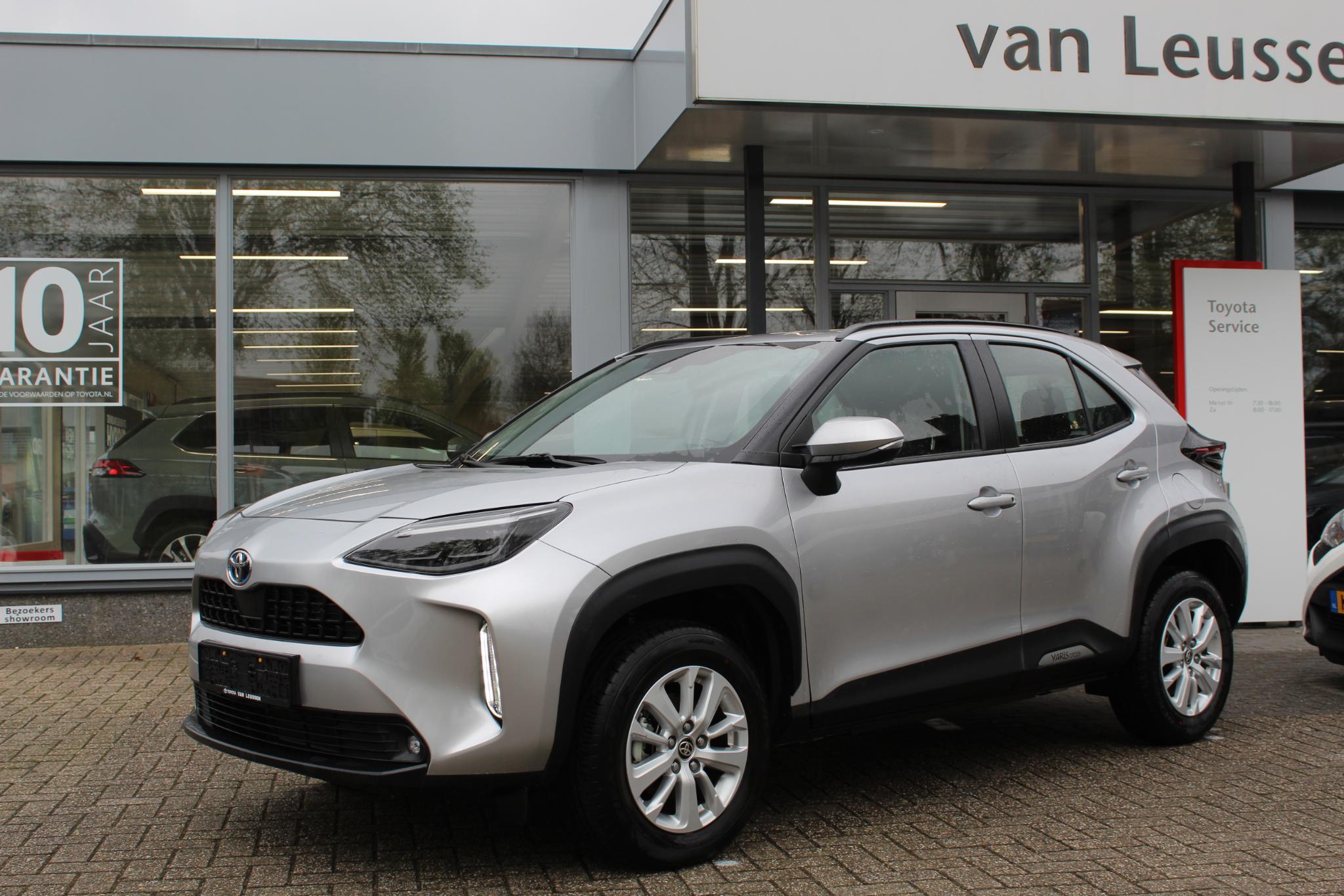 Toyota Yaris Cross 1.5 Hybrid 115 HEAD-UP DISPLAY STOEL/STUUR&WISSERVERW. LM-VELGEN EL-A.KLEP KEYLESS NAVI LED
