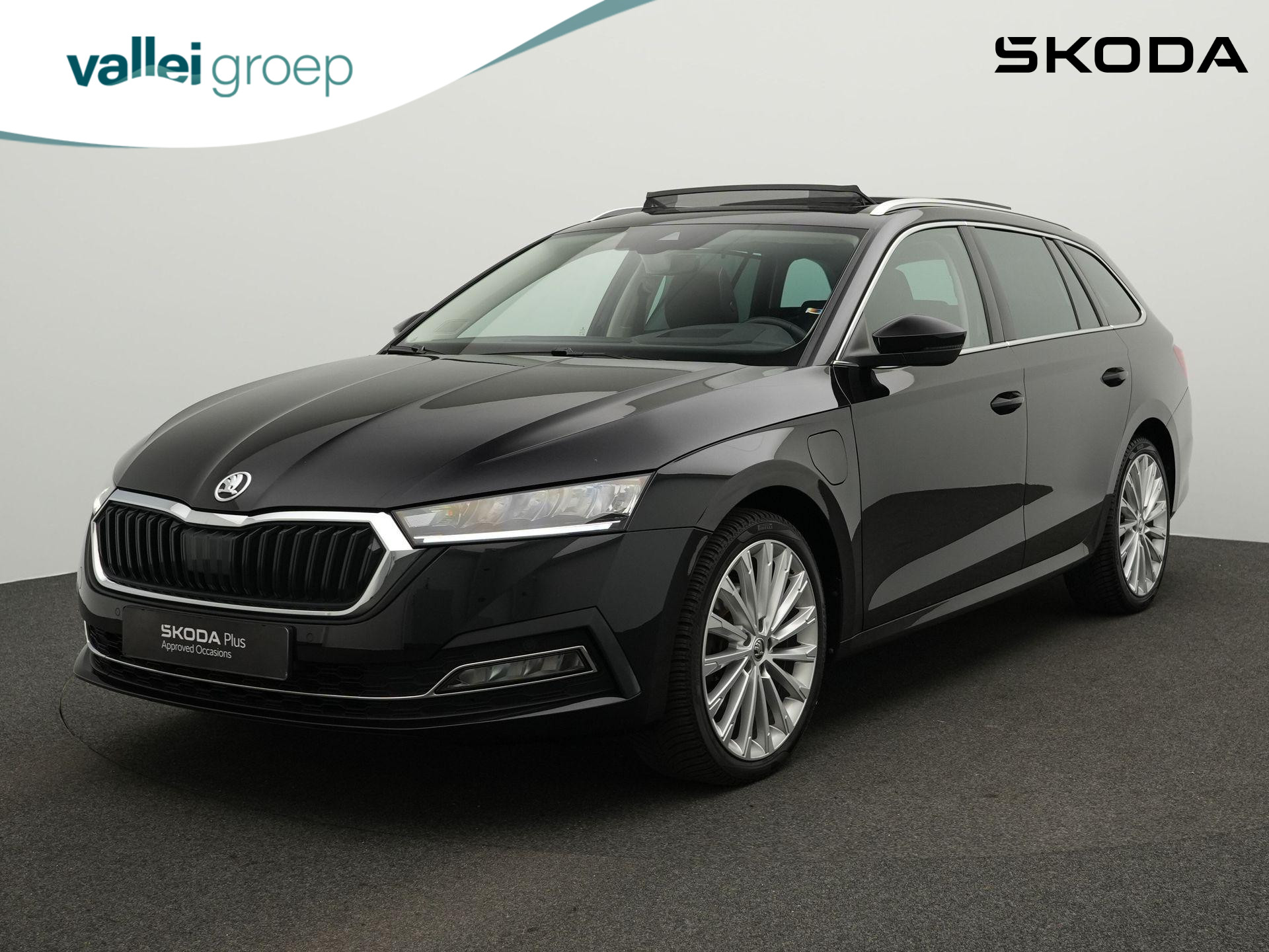 Škoda Octavia Combi 1.4 TSI 204 pk DSG iV PHEV Style | Panoramadak | Geheugenstoelen | Head-up display | Stoel-/achterbankverwarming