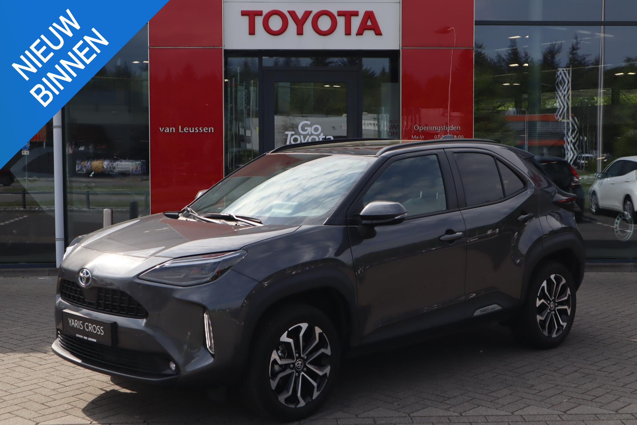 Toyota Yaris Cross 1.5 HYBRID 115 DYNAMIC PANORAMADAK APPLE/ANDROID KEYLESS EL-ACHTERKLEP.  STOEL/STUURVERWARM. HEAD-UP