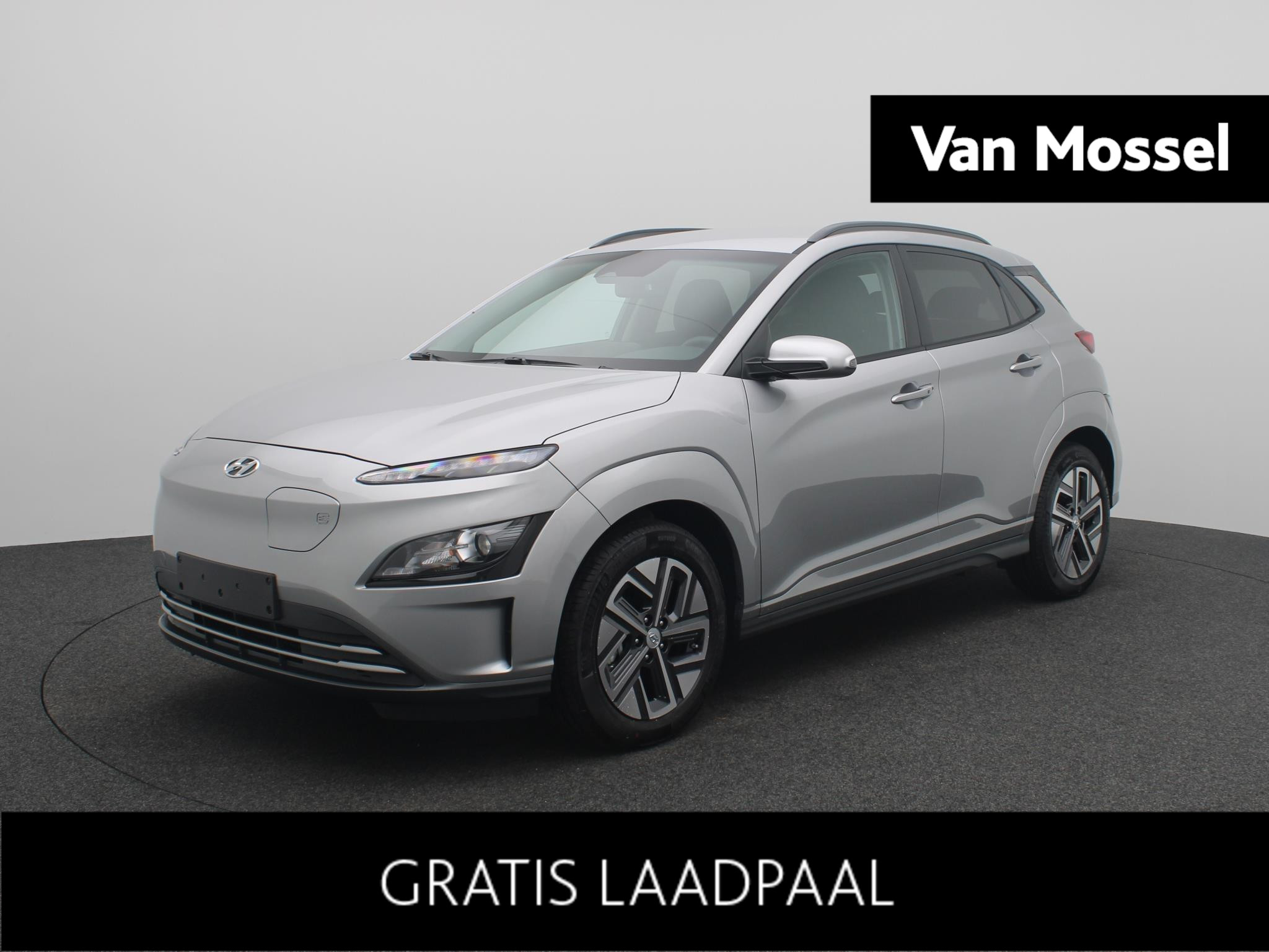 Hyundai Kona EV Pure 64 kWh | Nieuw uit voorraad leverbaar | Navigatie | Parkeersensoren | Achteruitrijcamera |