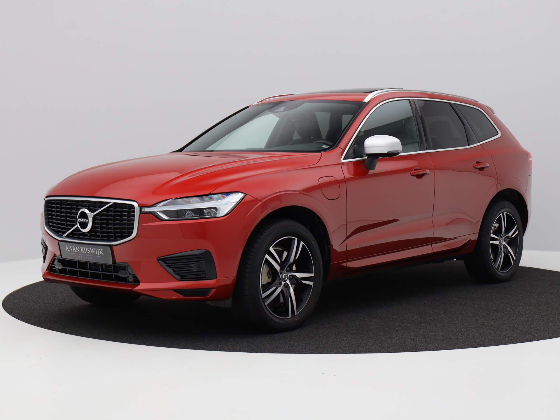 Volvo XC60 2.0 T8 Twin Engine AWD R-Design | Pano