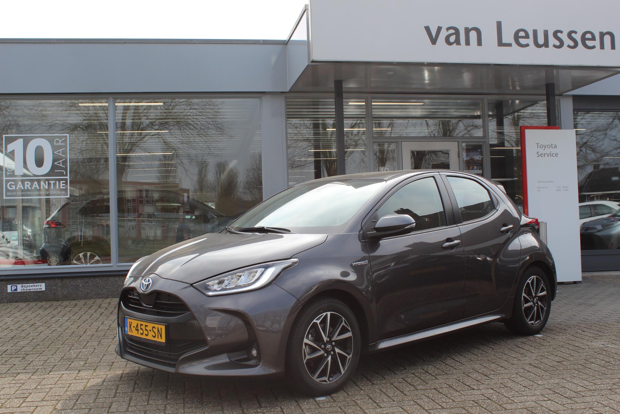 Toyota Yaris 1.5 HYBRID DYNAMIC KEYLESS LED-PAKKET 16"LM-VELGEN CAMERA AD-CRUISE APPLE/ANDROID NL-AUTO
